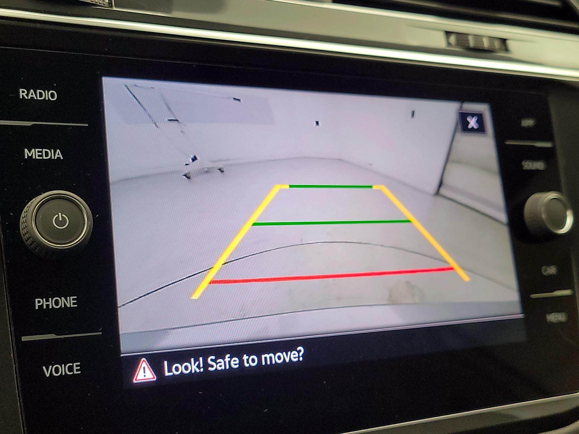 Thumbnail: 2022 Volkswagen Tiguan - 14