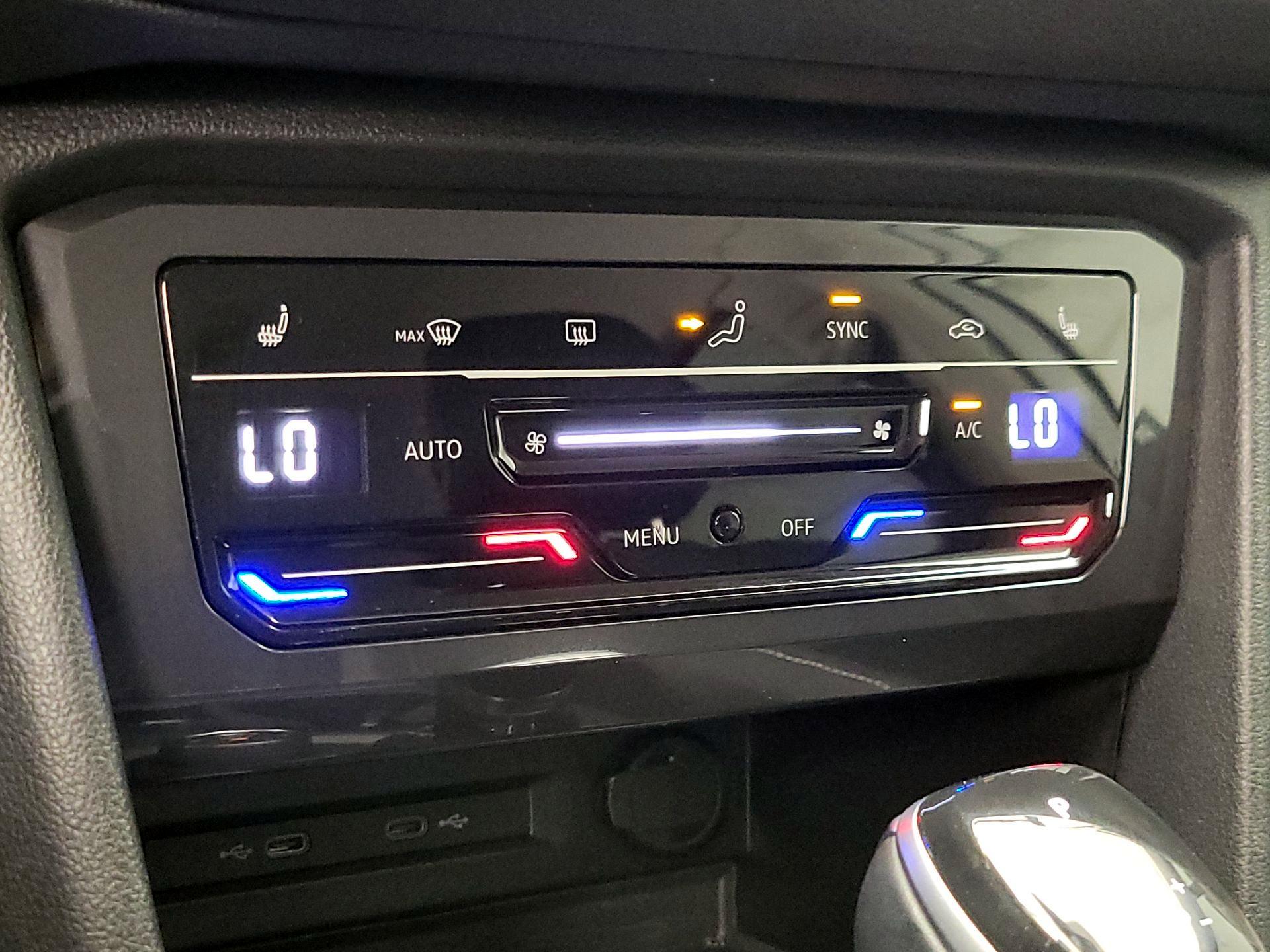 Thumbnail: 2022 Volkswagen Tiguan - 16