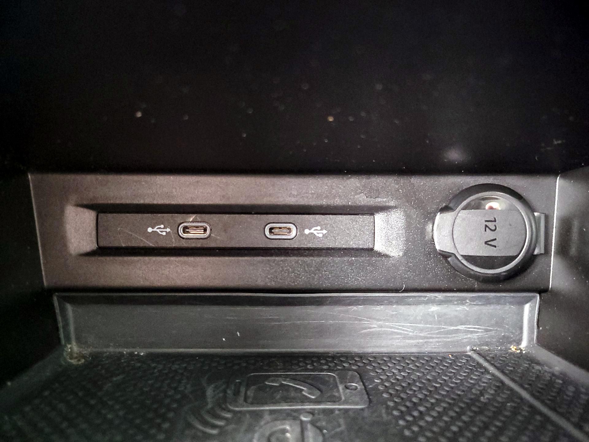 Thumbnail: 2022 Volkswagen Tiguan - 18