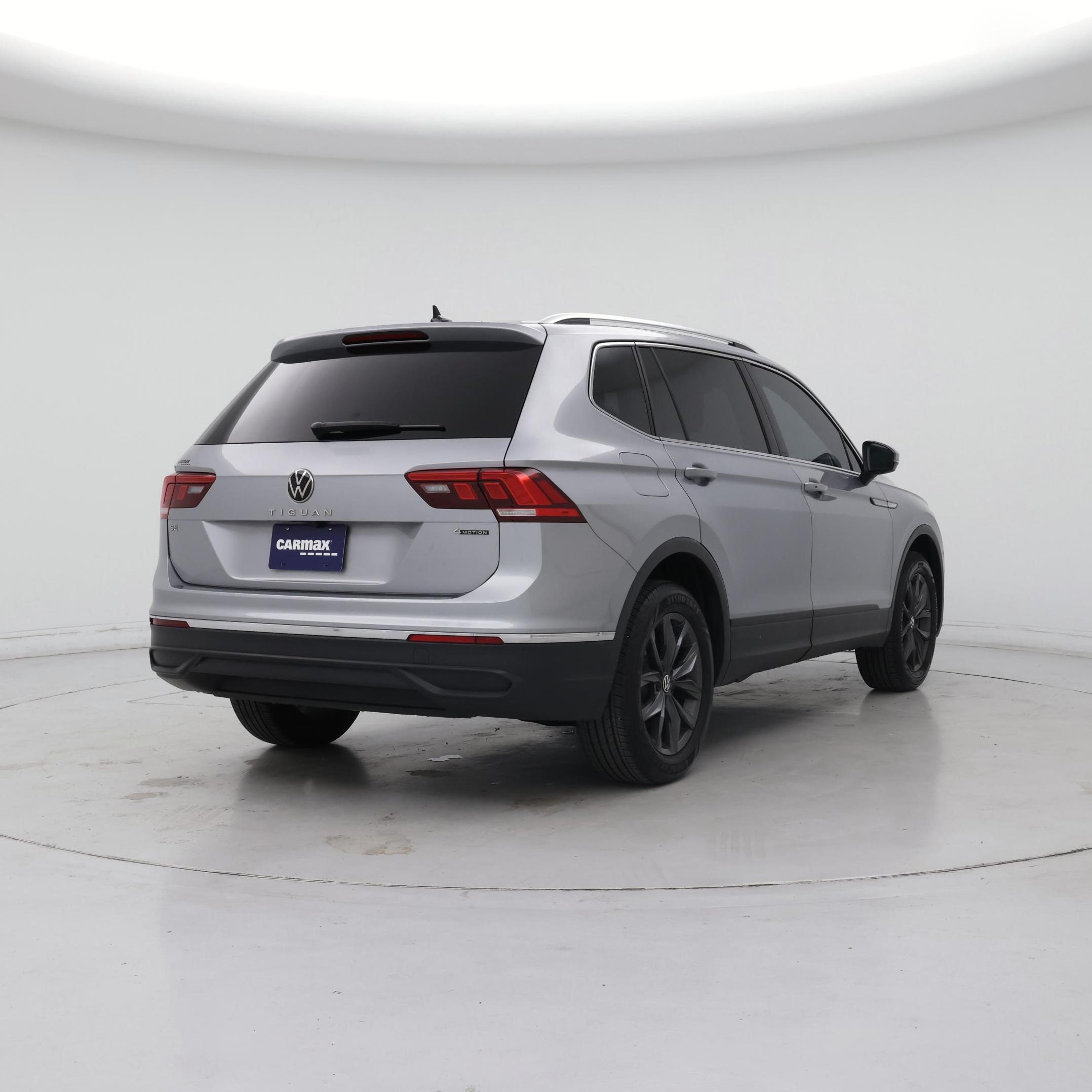 Thumbnail: 2022 Volkswagen Tiguan - 8