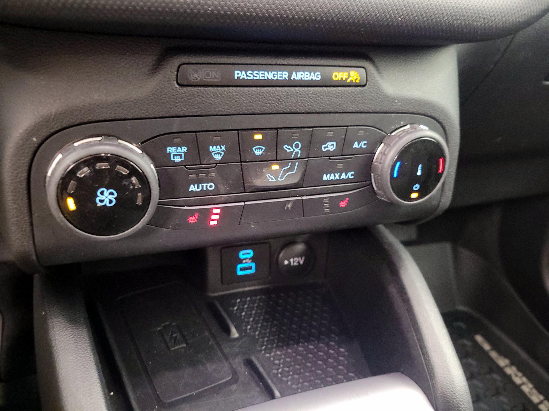 Thumbnail: 2022 Ford Bronco Sport - 16