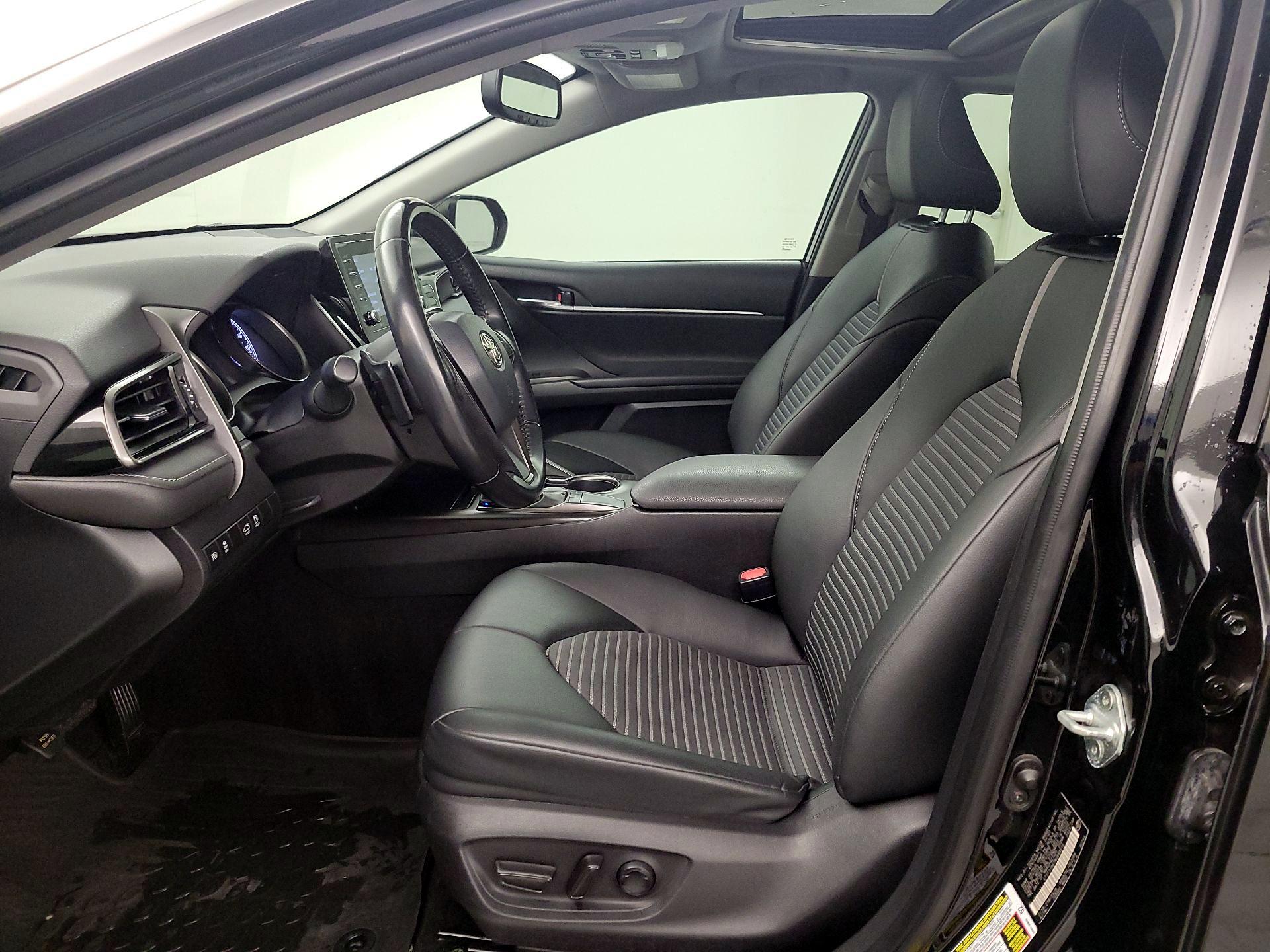 Thumbnail: 2022 Toyota Camry - 11