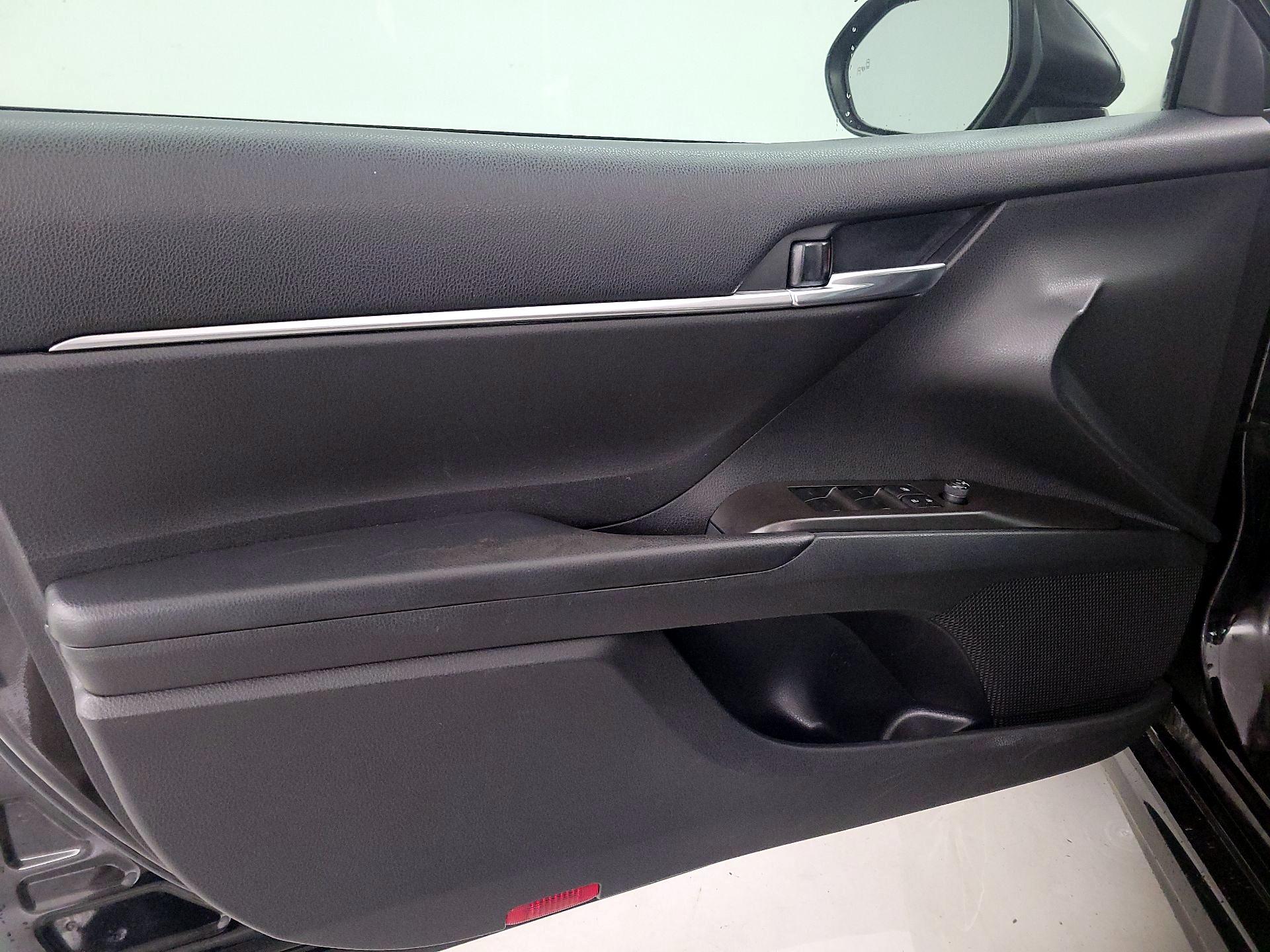 Thumbnail: 2022 Toyota Camry - 12