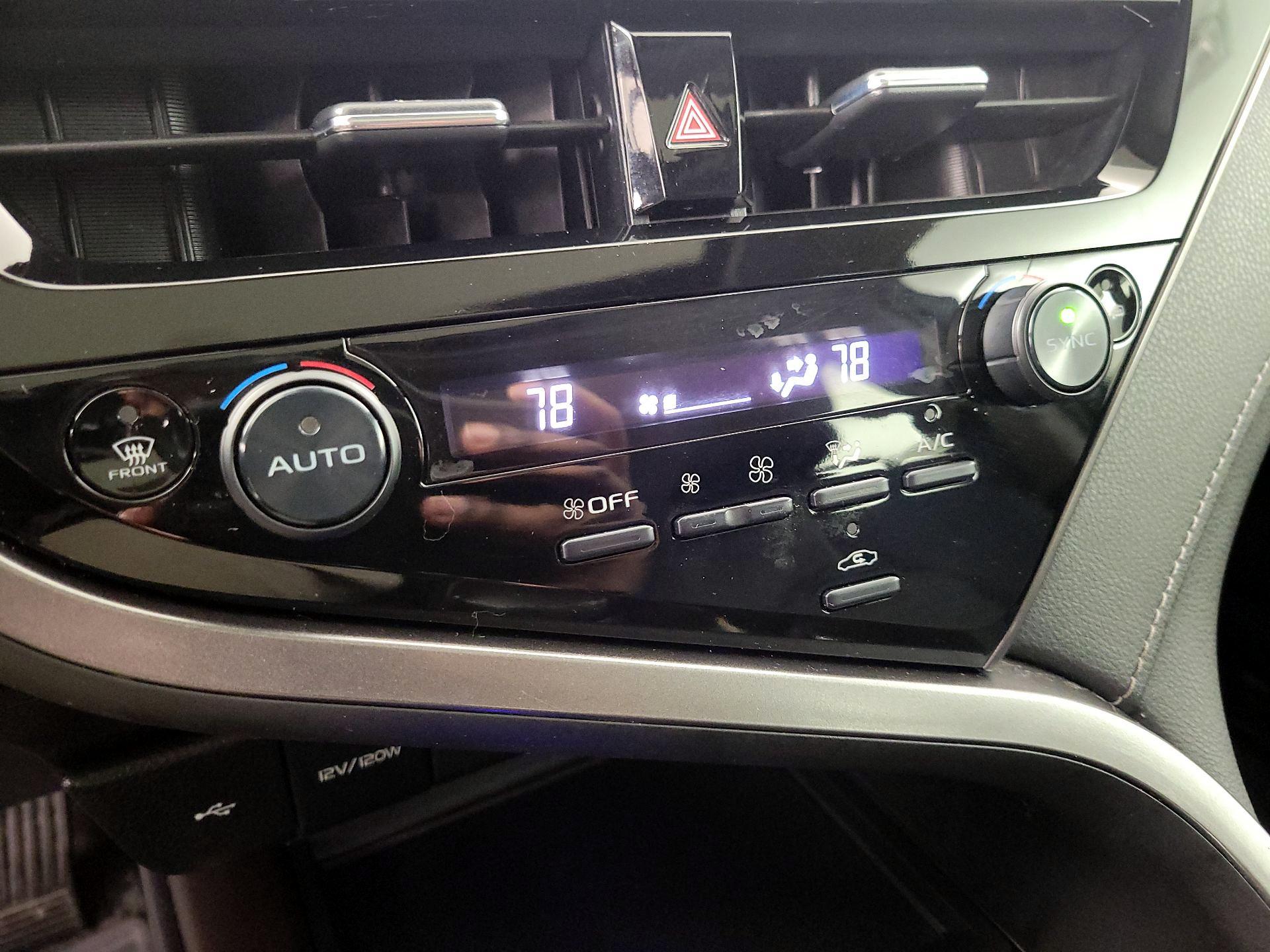 Thumbnail: 2022 Toyota Camry - 16