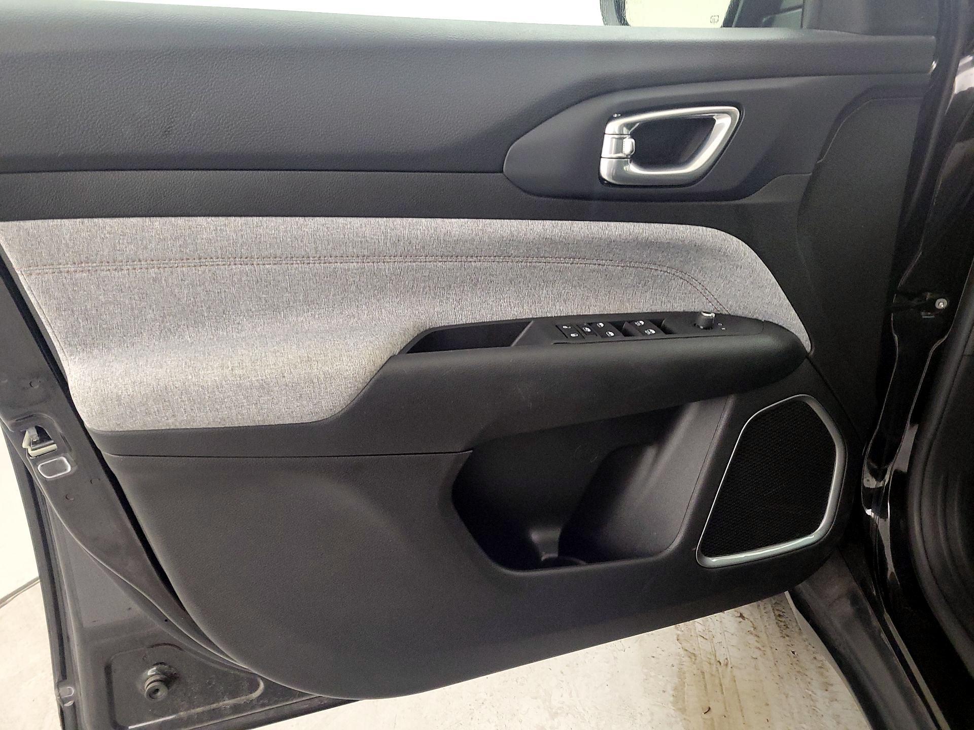 Thumbnail: 2022 Jeep Compass - 12