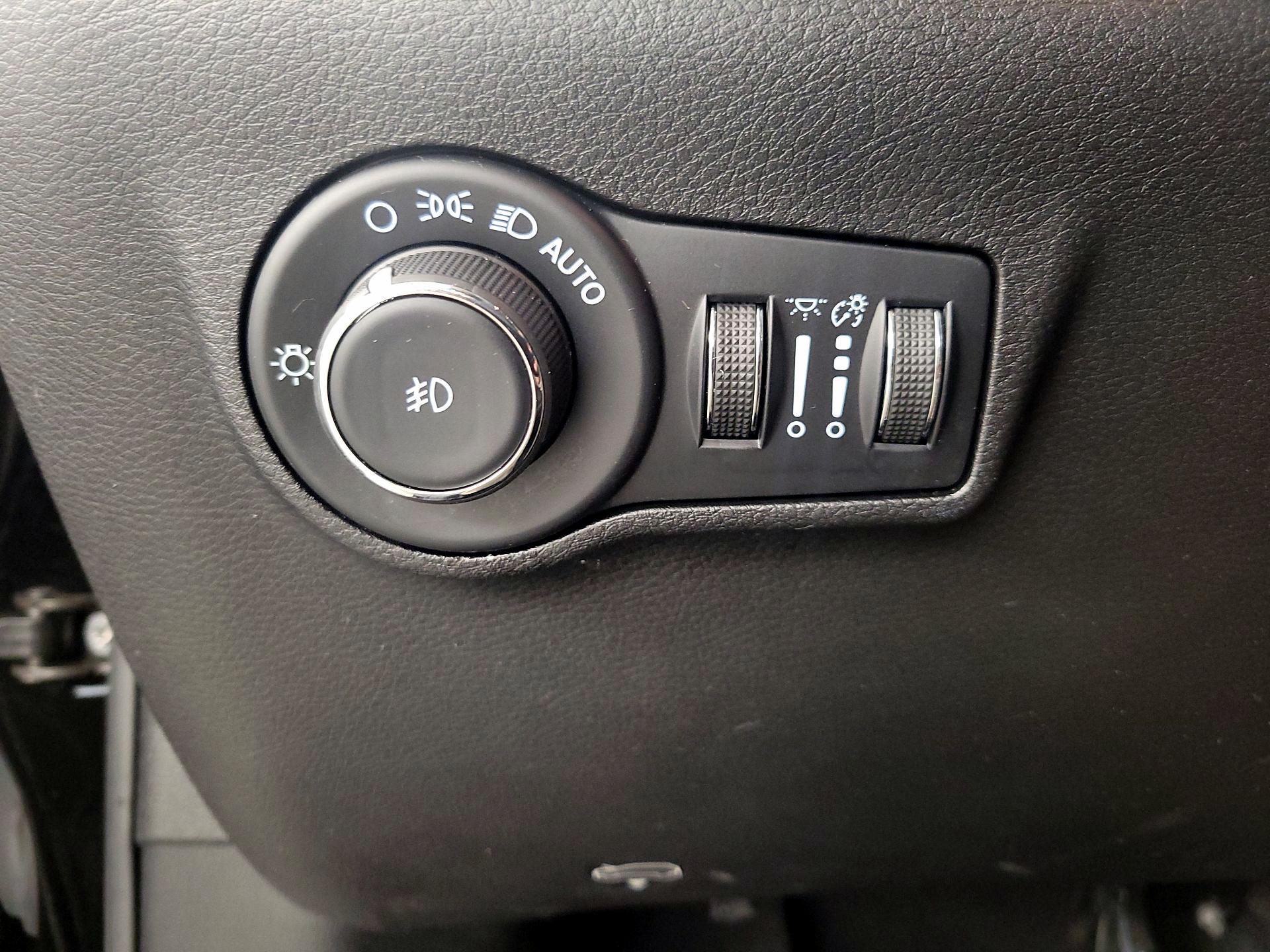 Thumbnail: 2022 Jeep Compass - 13