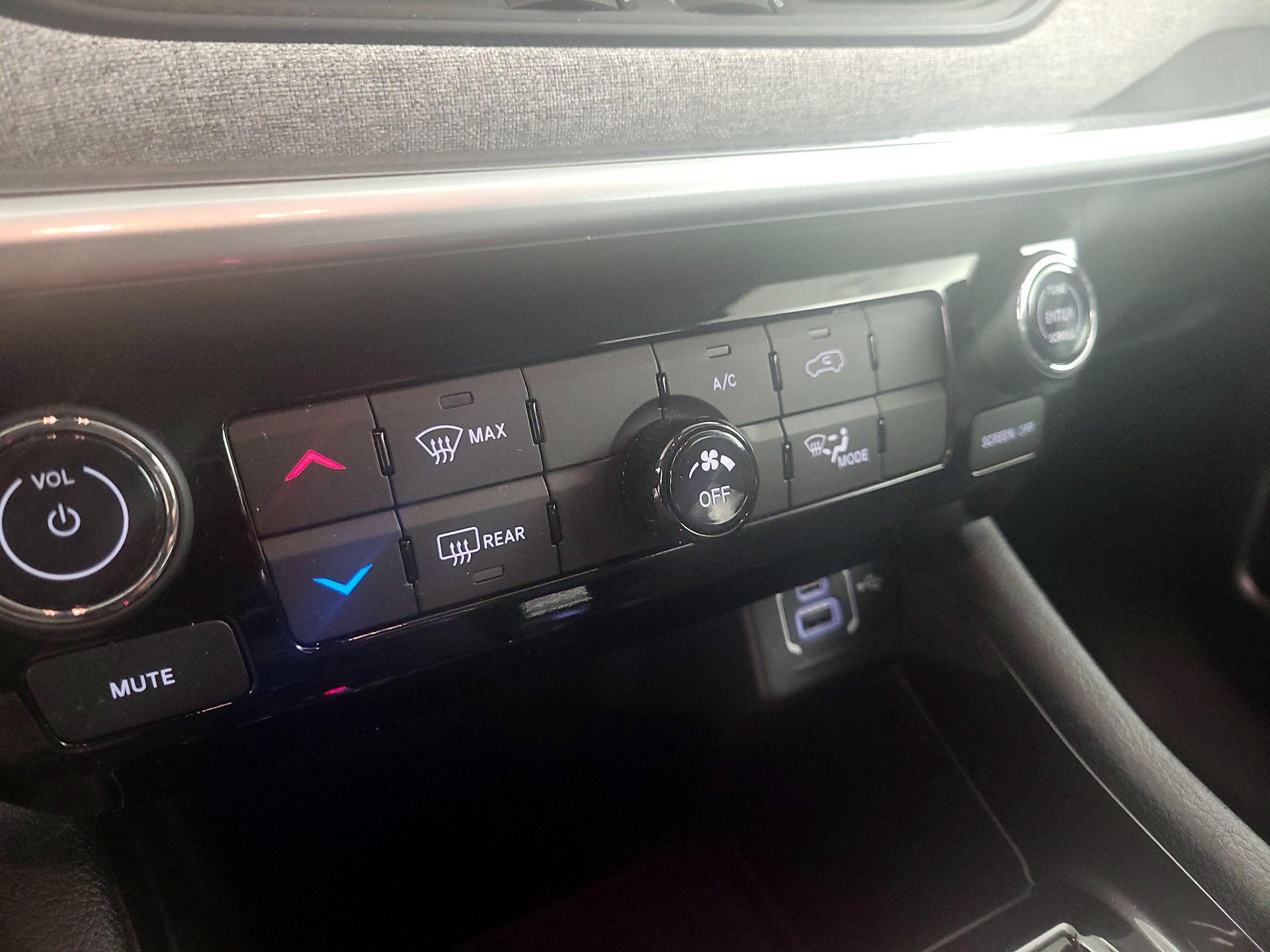 Thumbnail: 2022 Jeep Compass - 16