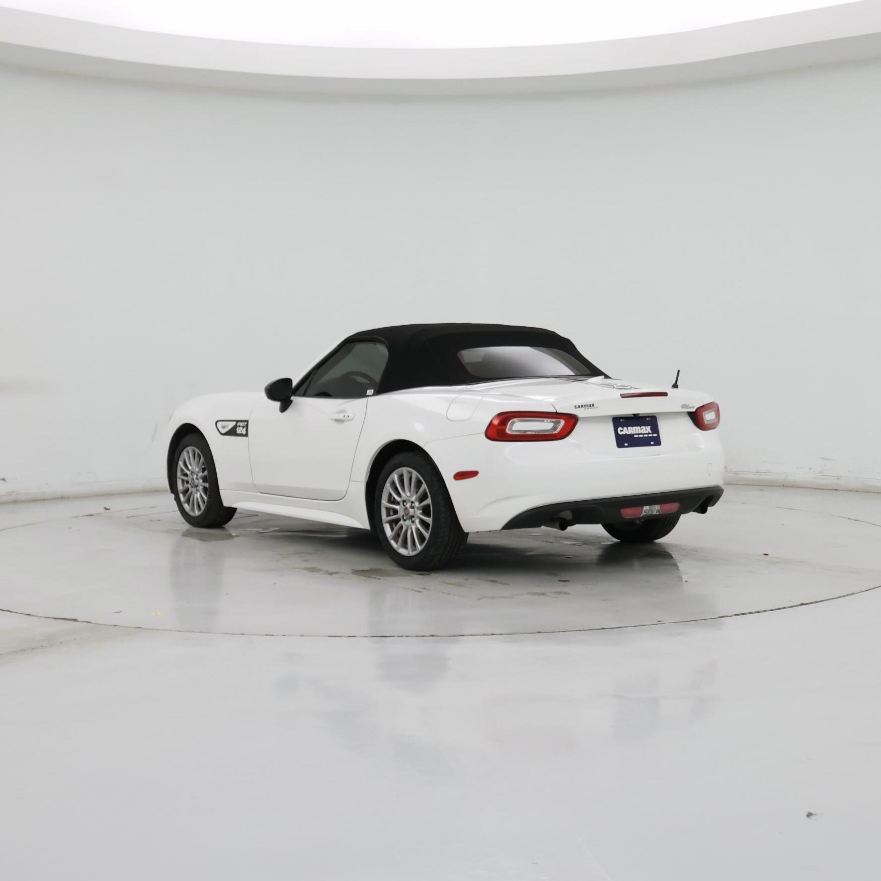 Thumbnail: 2020 Fiat 124 Spider - 2