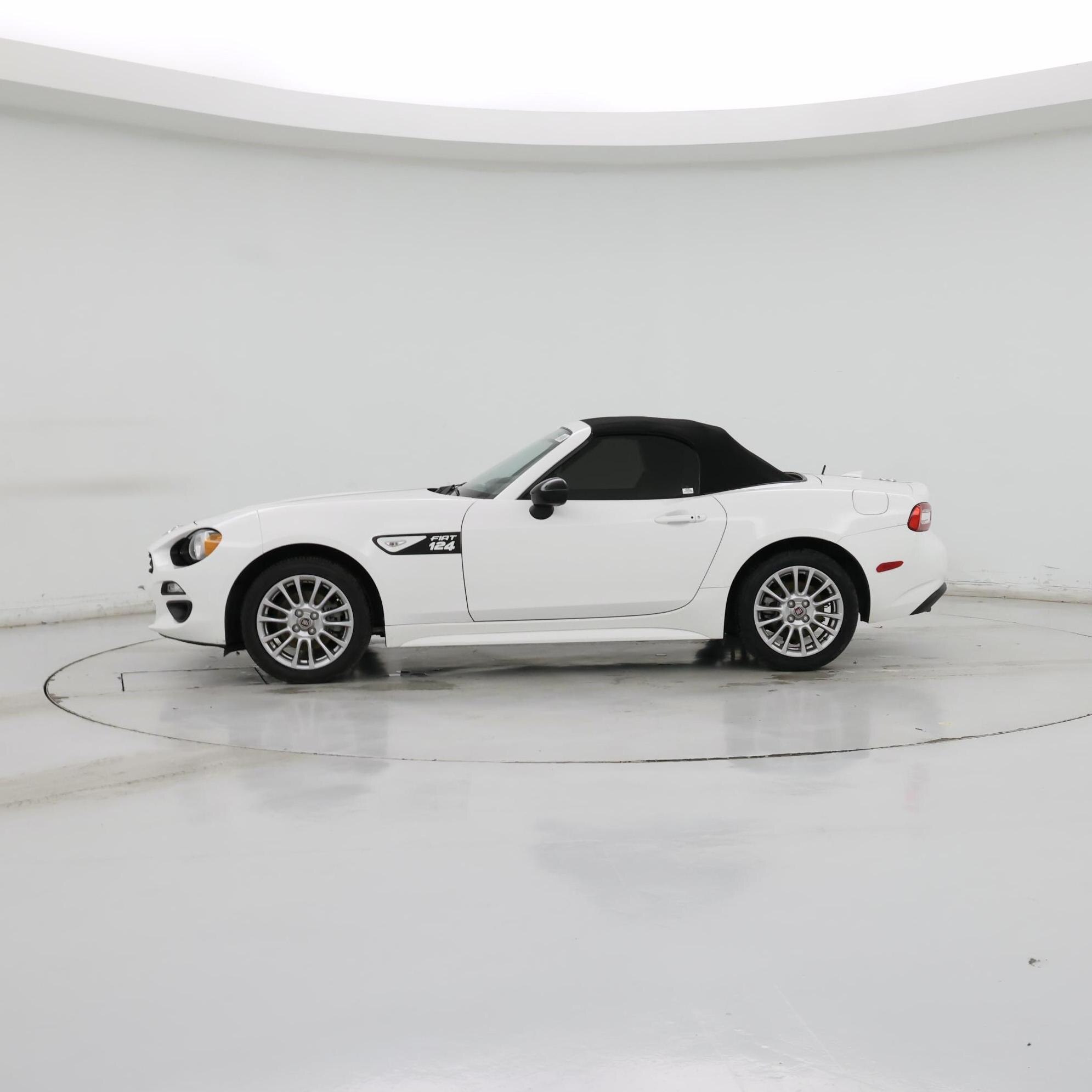 Thumbnail: 2020 Fiat 124 Spider - 3