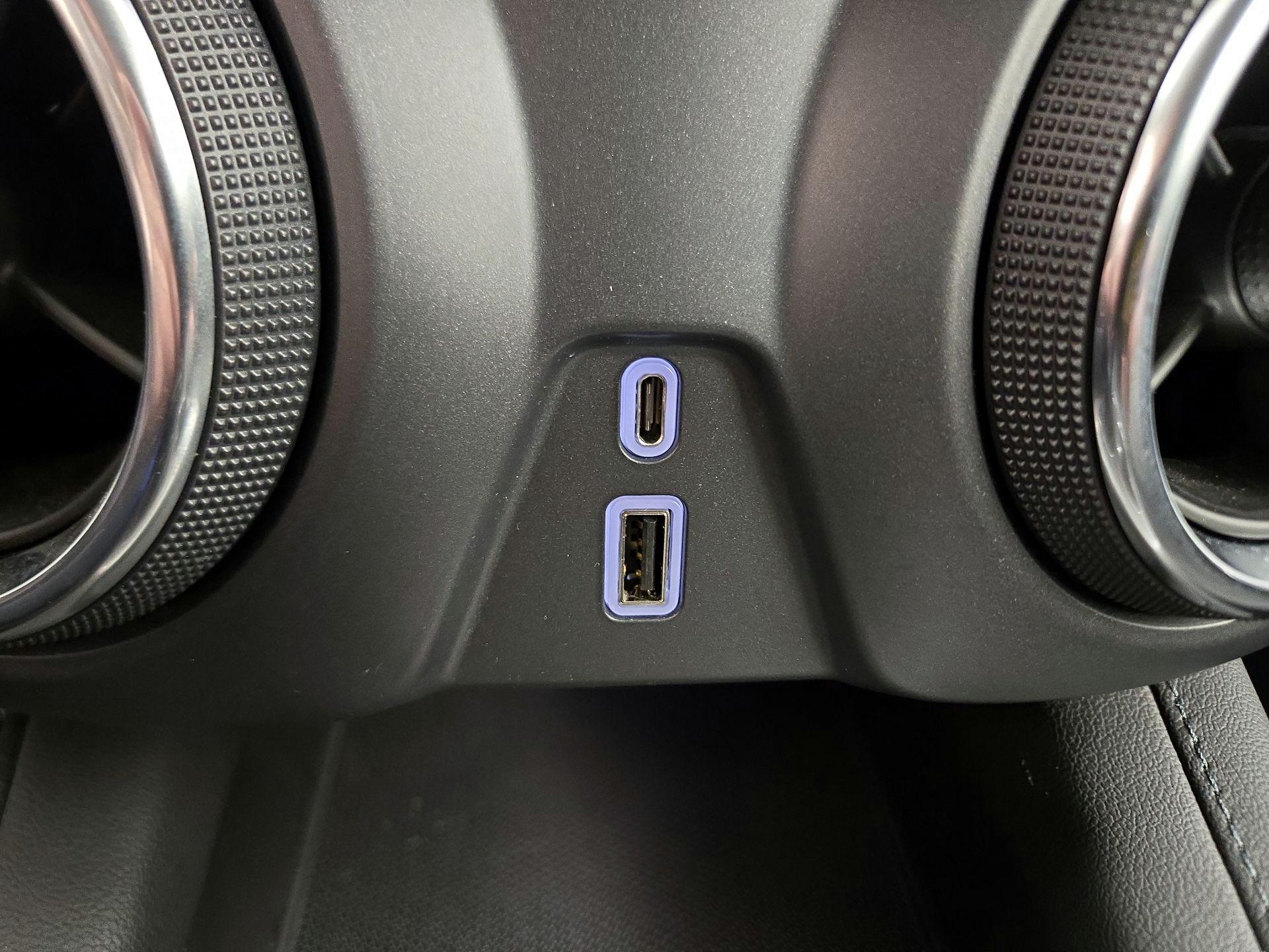 Thumbnail: 2021 Chevrolet Blazer - 19