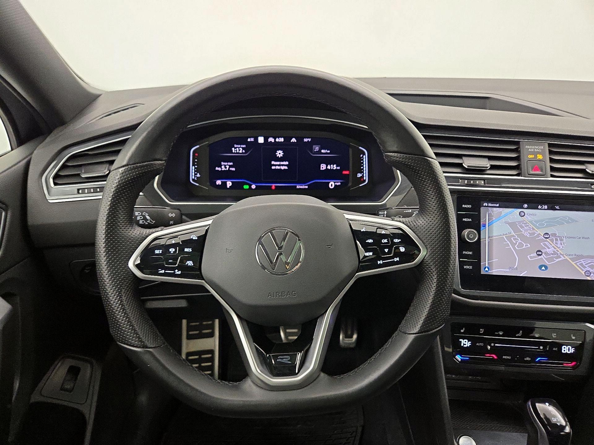 Thumbnail: 2022 Volkswagen Tiguan - 10