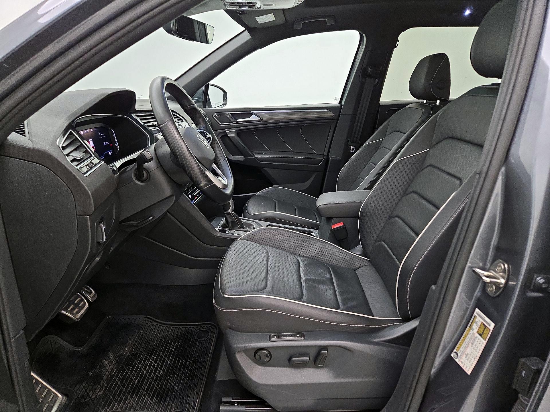 Thumbnail: 2022 Volkswagen Tiguan - 11