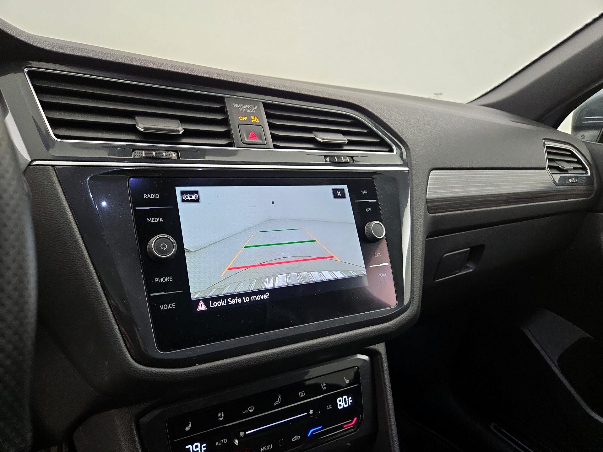 Thumbnail: 2022 Volkswagen Tiguan - 15