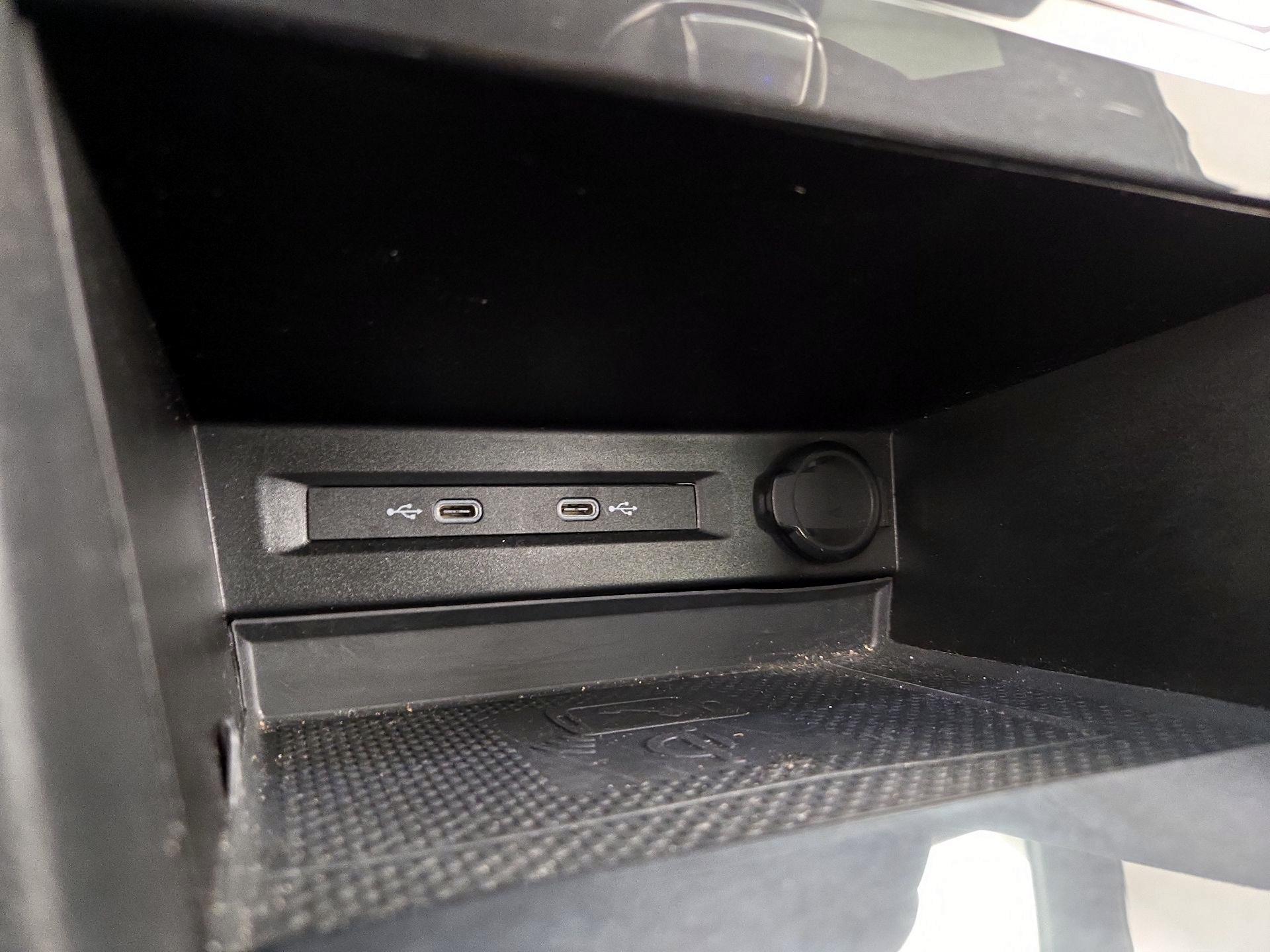 Thumbnail: 2022 Volkswagen Tiguan - 19