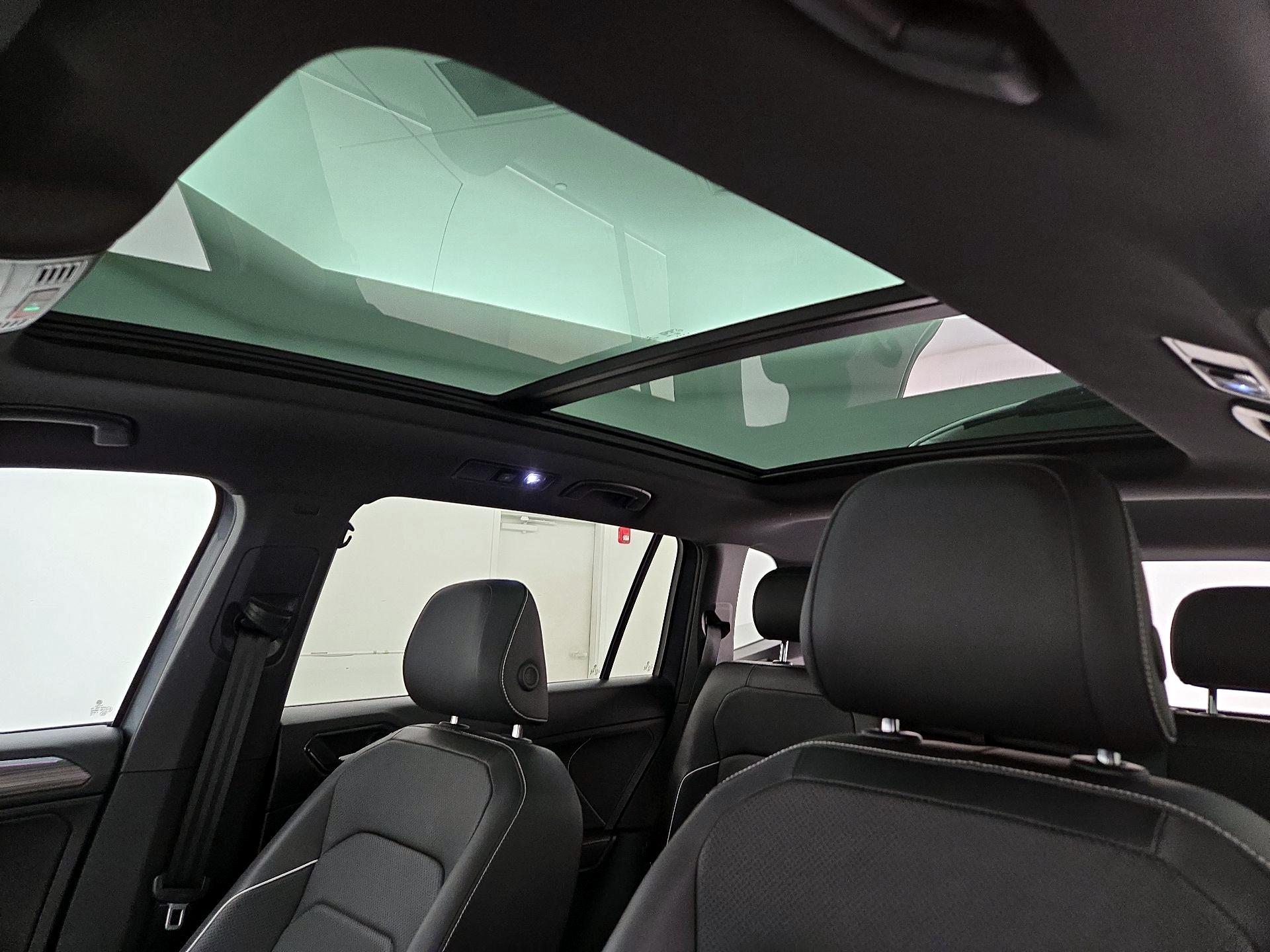 Thumbnail: 2022 Volkswagen Tiguan - 20