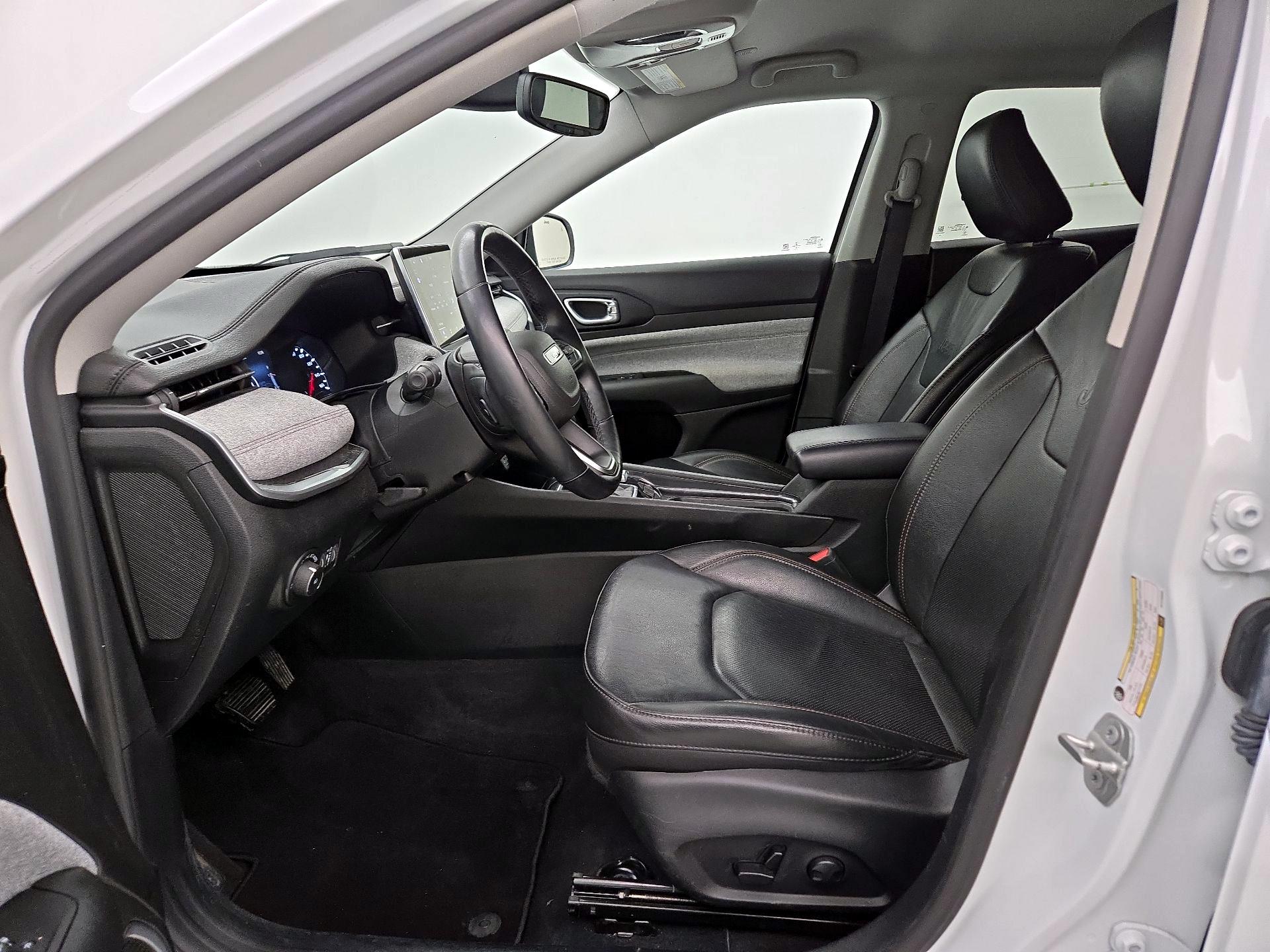 Thumbnail: 2022 Jeep Compass - 11