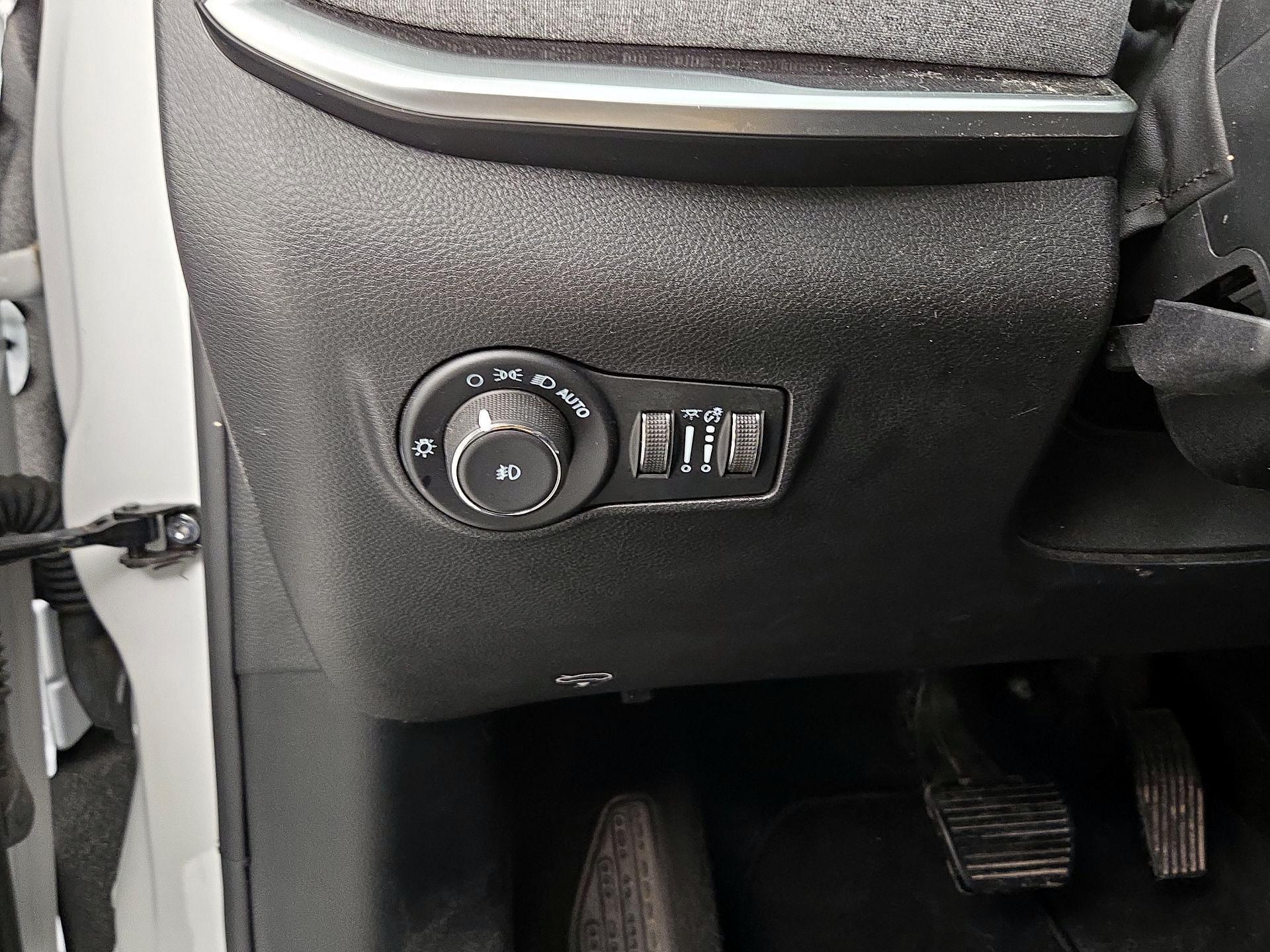 Thumbnail: 2022 Jeep Compass - 13