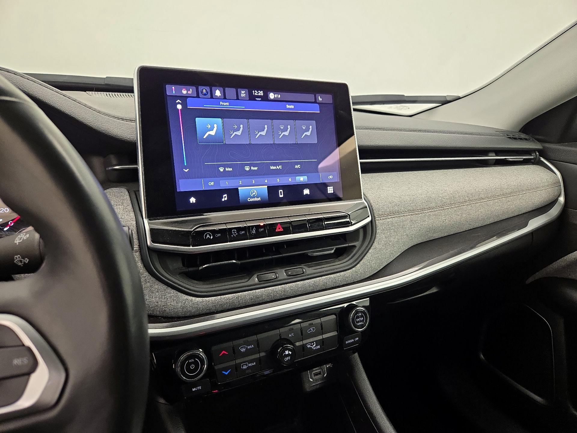 Thumbnail: 2022 Jeep Compass - 16