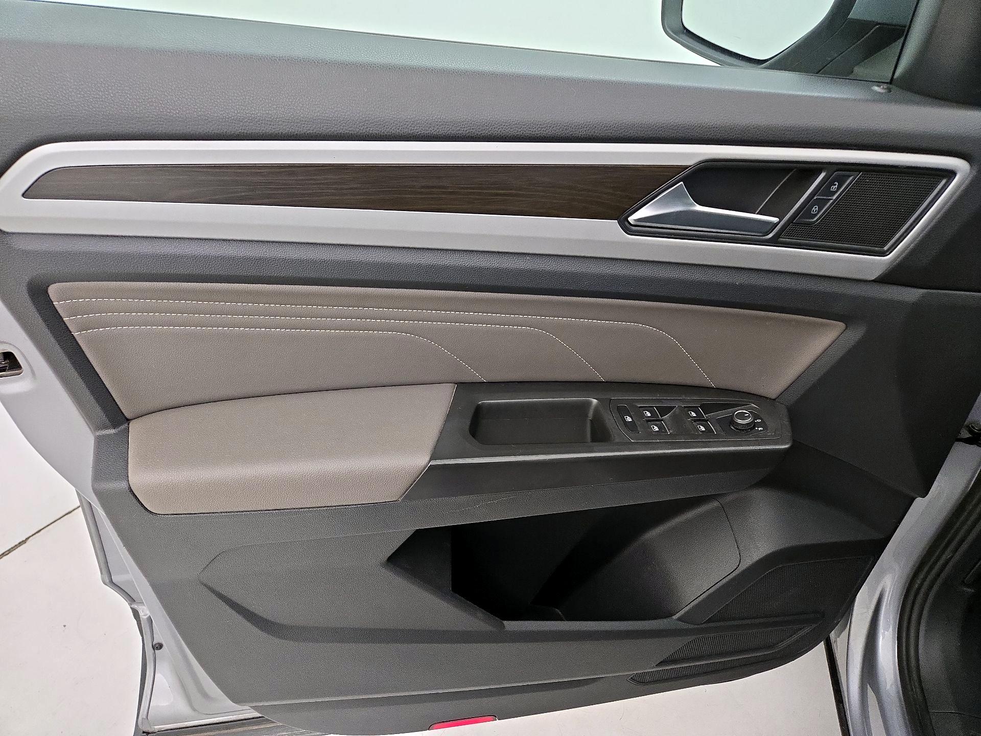 Thumbnail: 2022 Volkswagen Atlas - 12