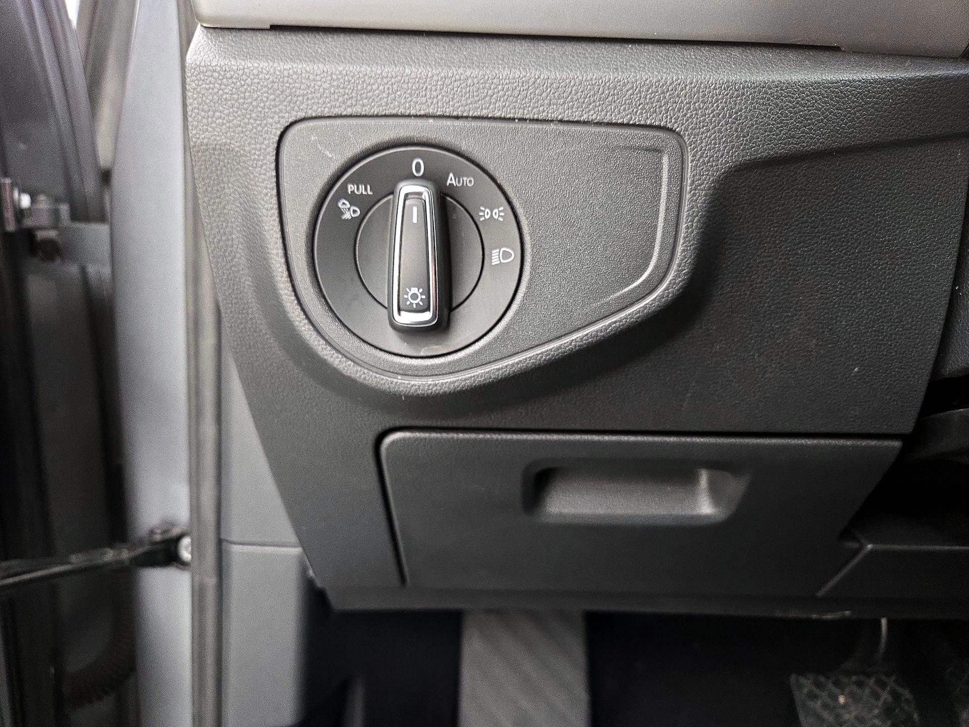 Thumbnail: 2022 Volkswagen Atlas - 13