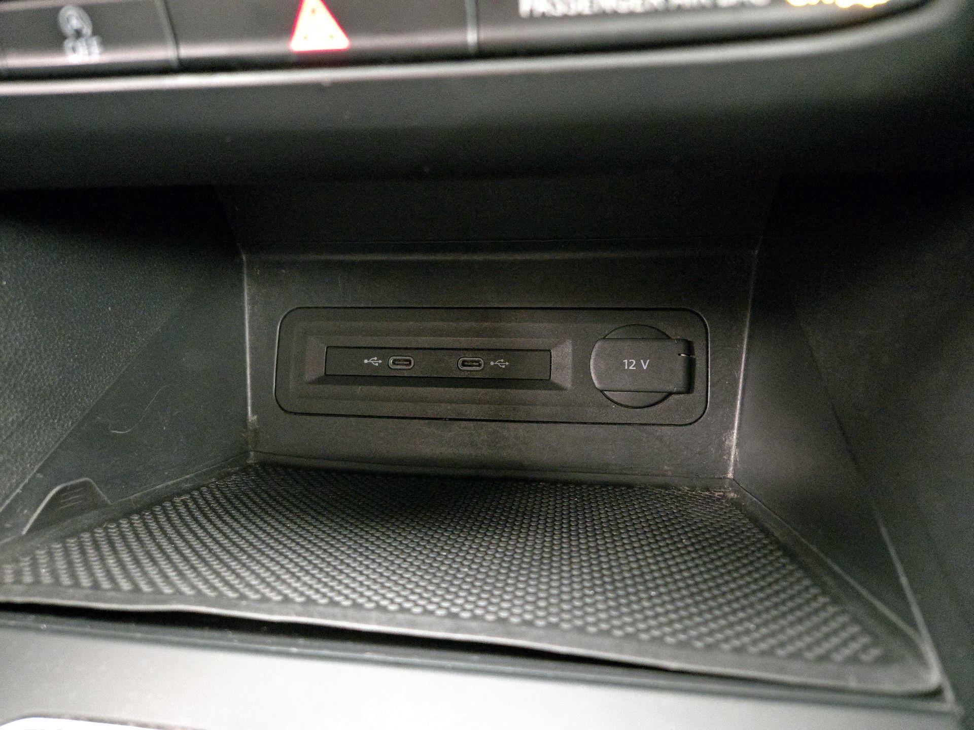 Thumbnail: 2022 Volkswagen Atlas - 18