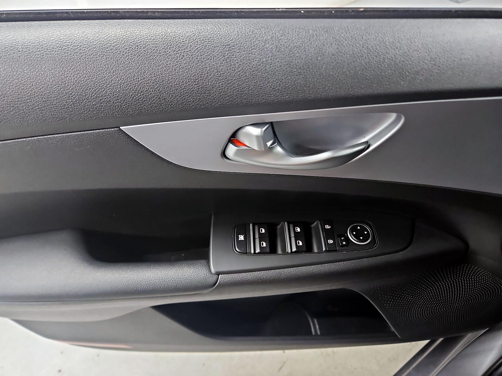 Thumbnail: 2023 Kia Forte - 12