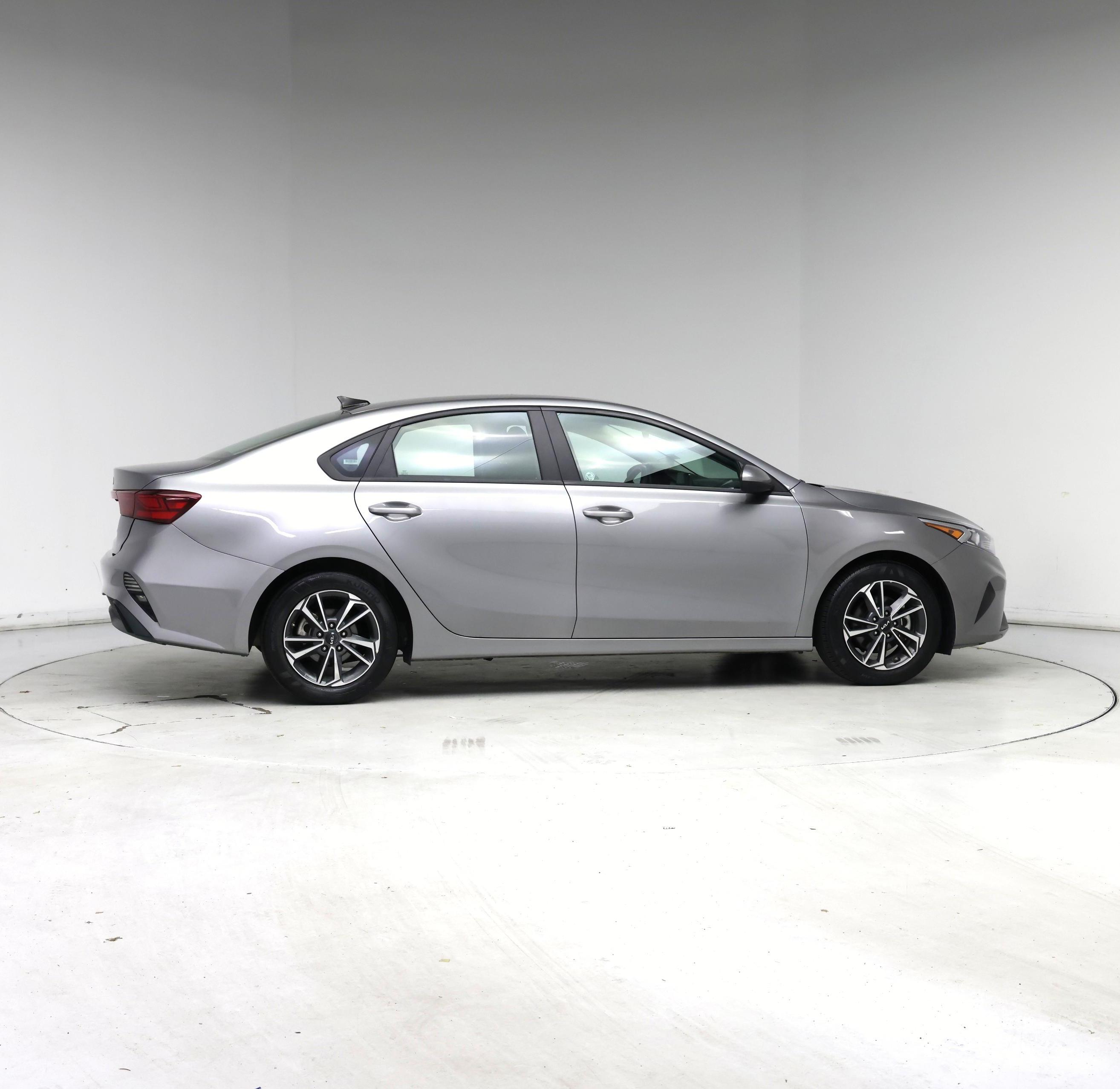 Thumbnail: 2023 Kia Forte - 7