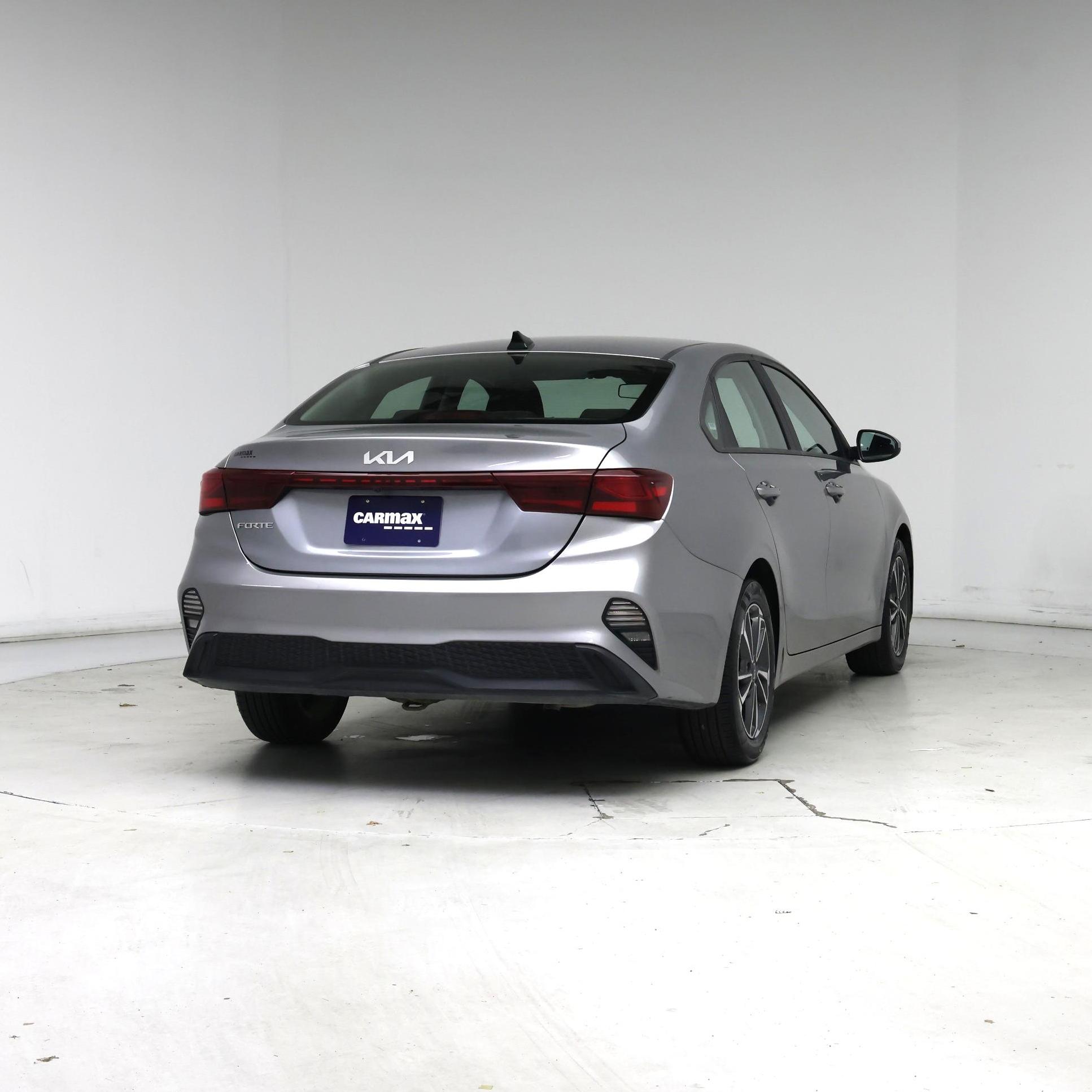 Thumbnail: 2023 Kia Forte - 8