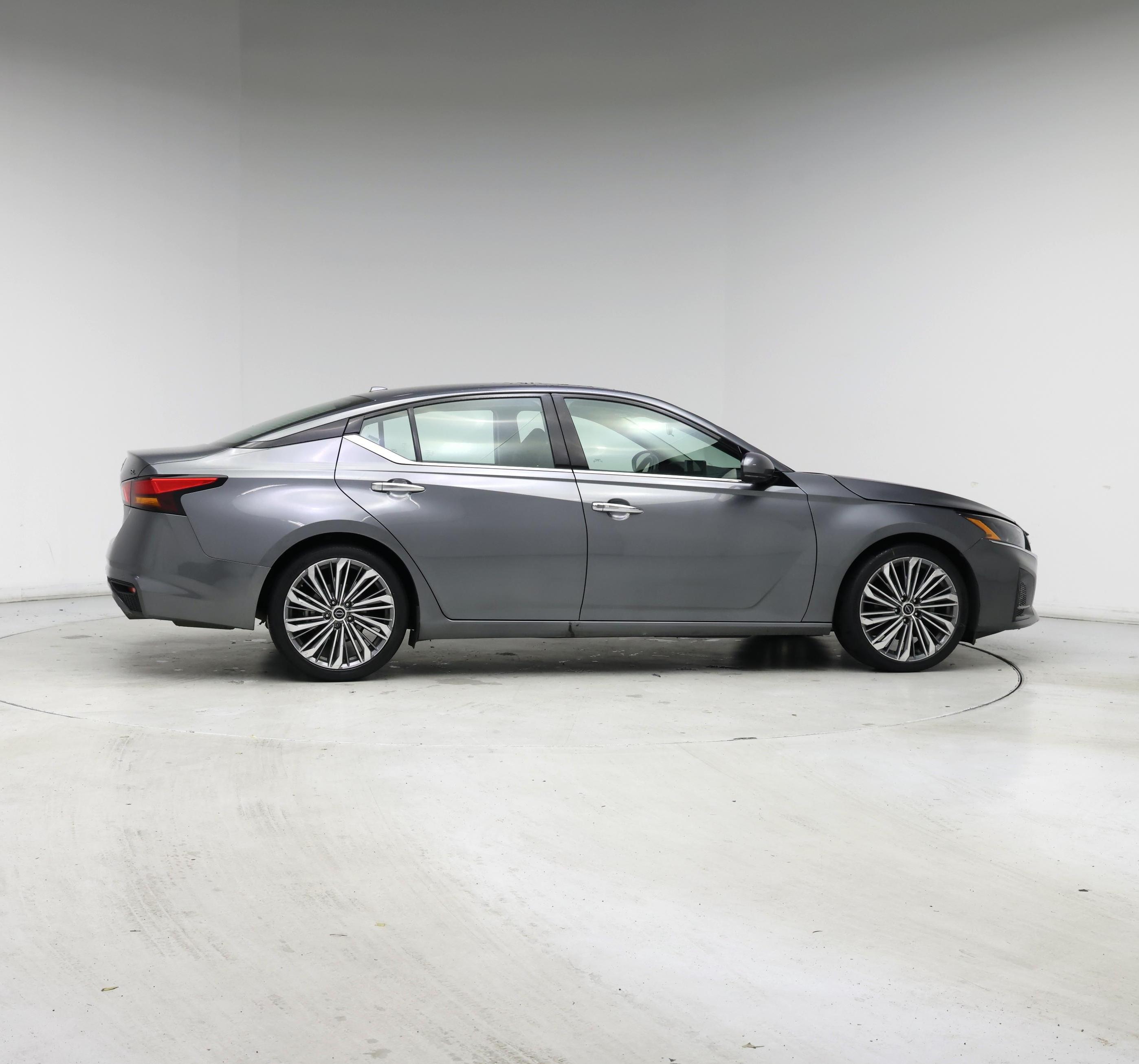 Thumbnail: 2023 Nissan Altima - 7