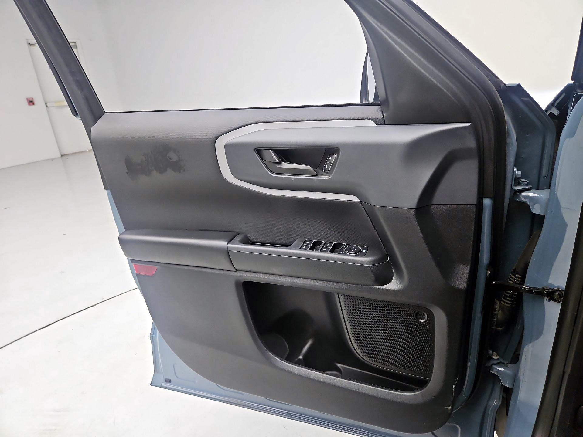 Thumbnail: 2021 Ford Bronco Sport - 12