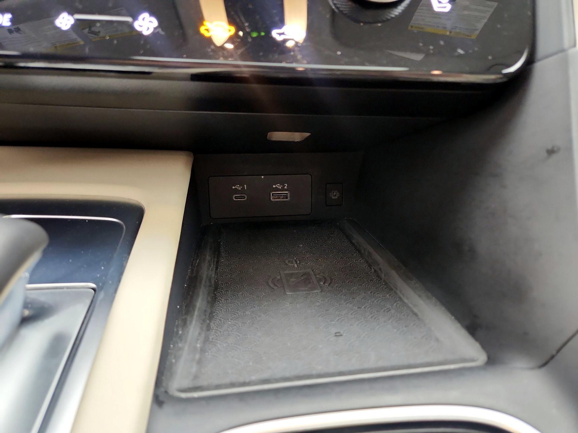 Thumbnail: 2023 INFINITI QX60 - 19