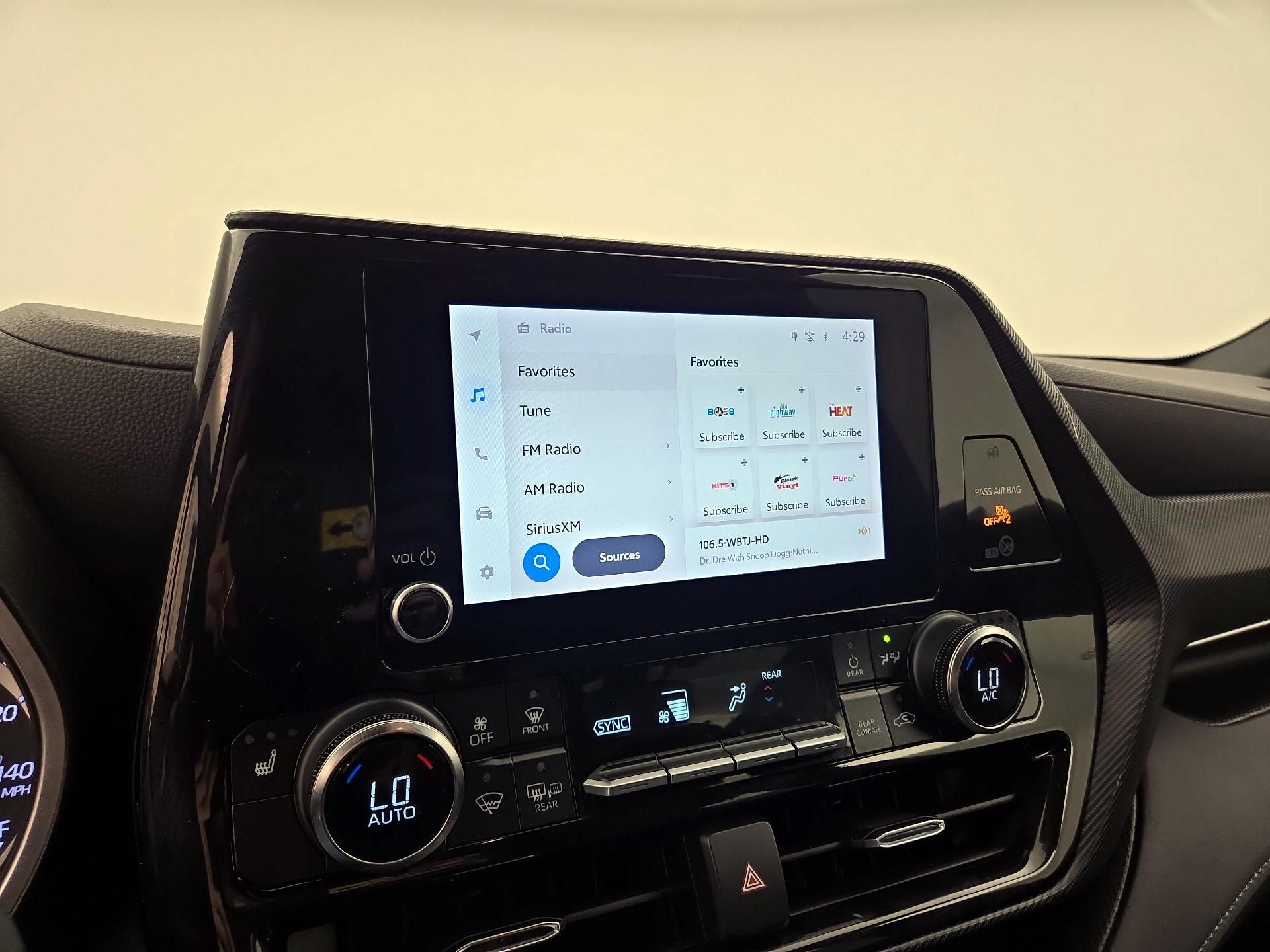 Thumbnail: 2023 Toyota Highlander - 15