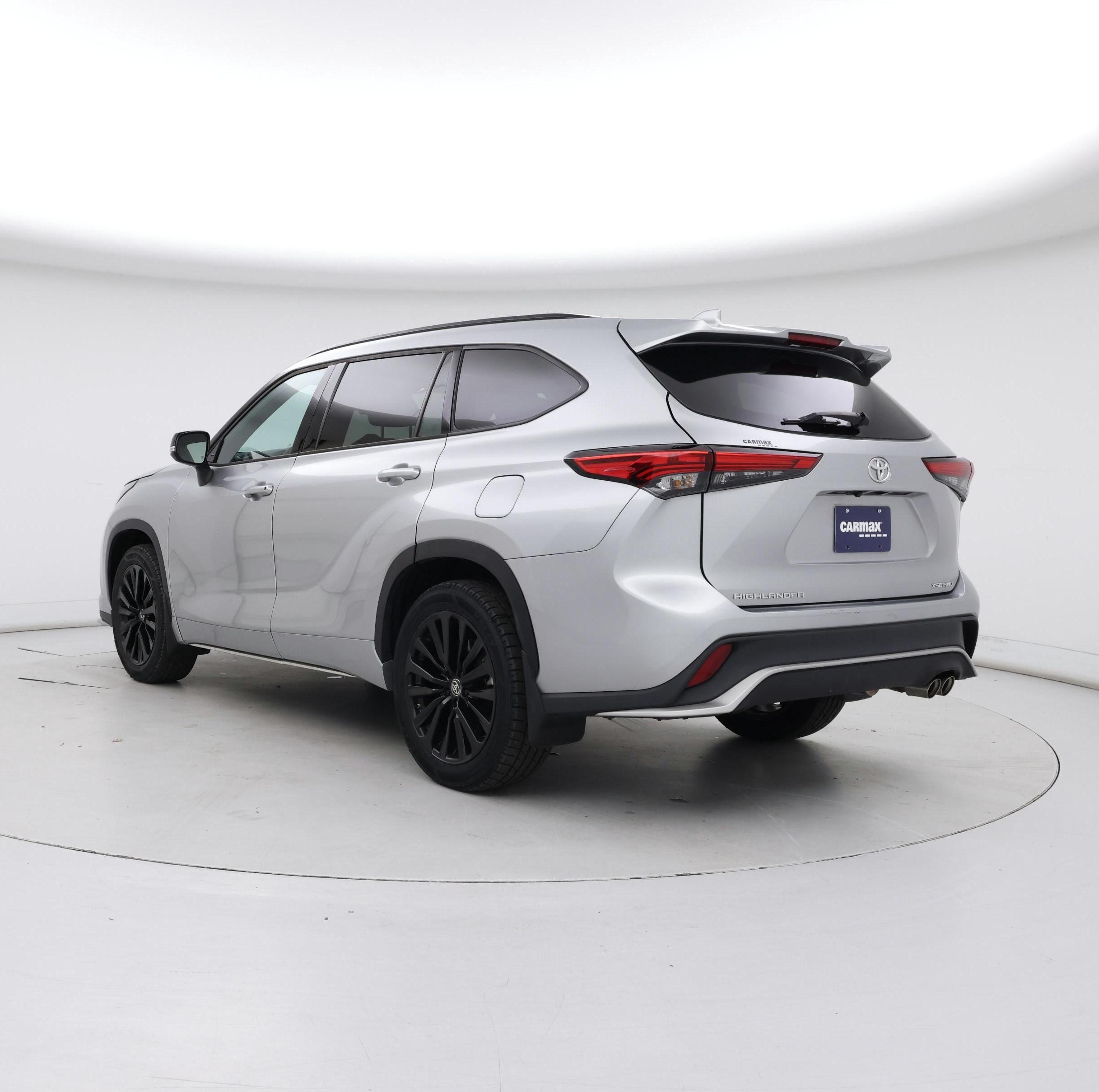 Thumbnail: 2023 Toyota Highlander - 2