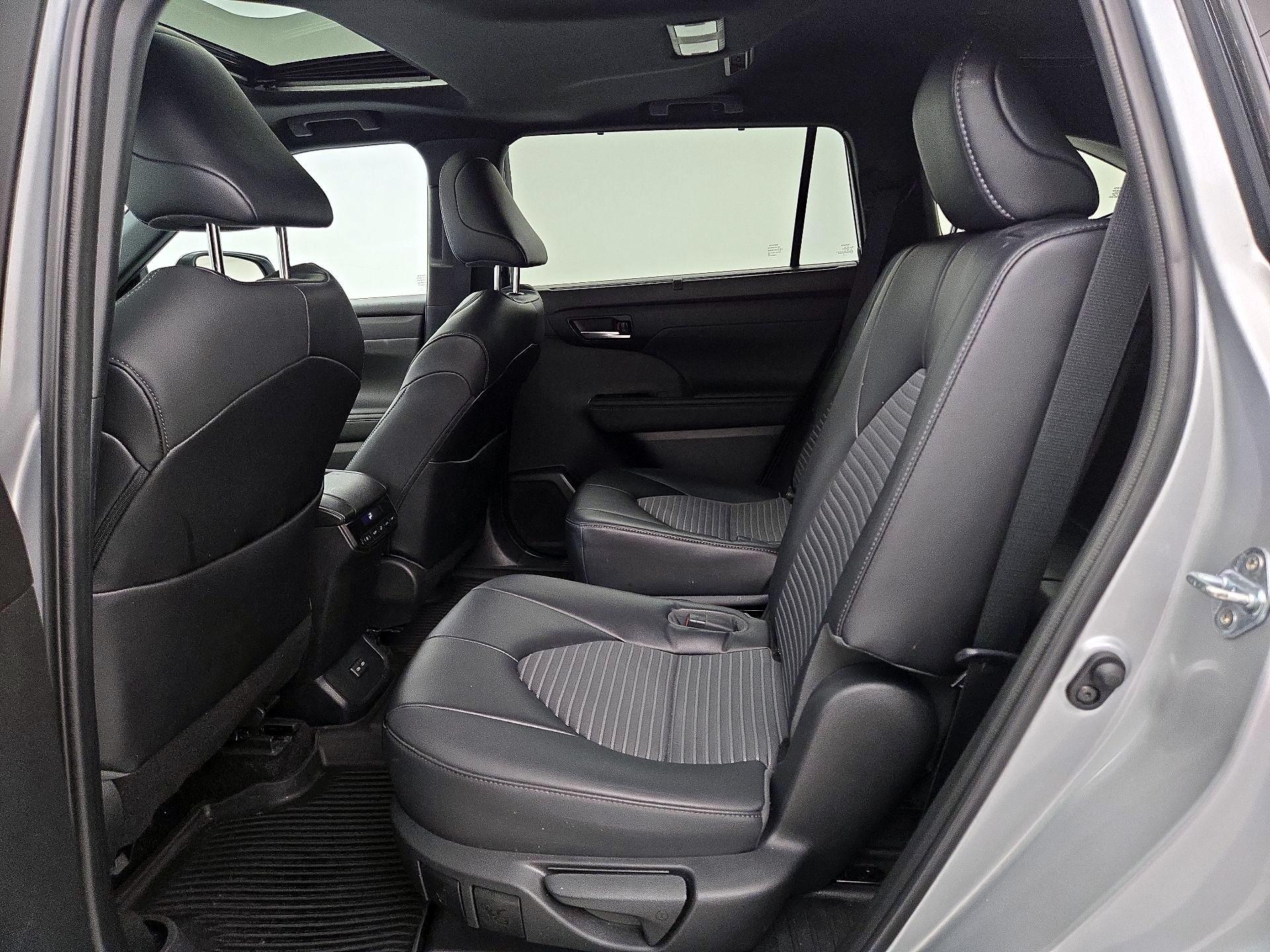 Thumbnail: 2023 Toyota Highlander - 20