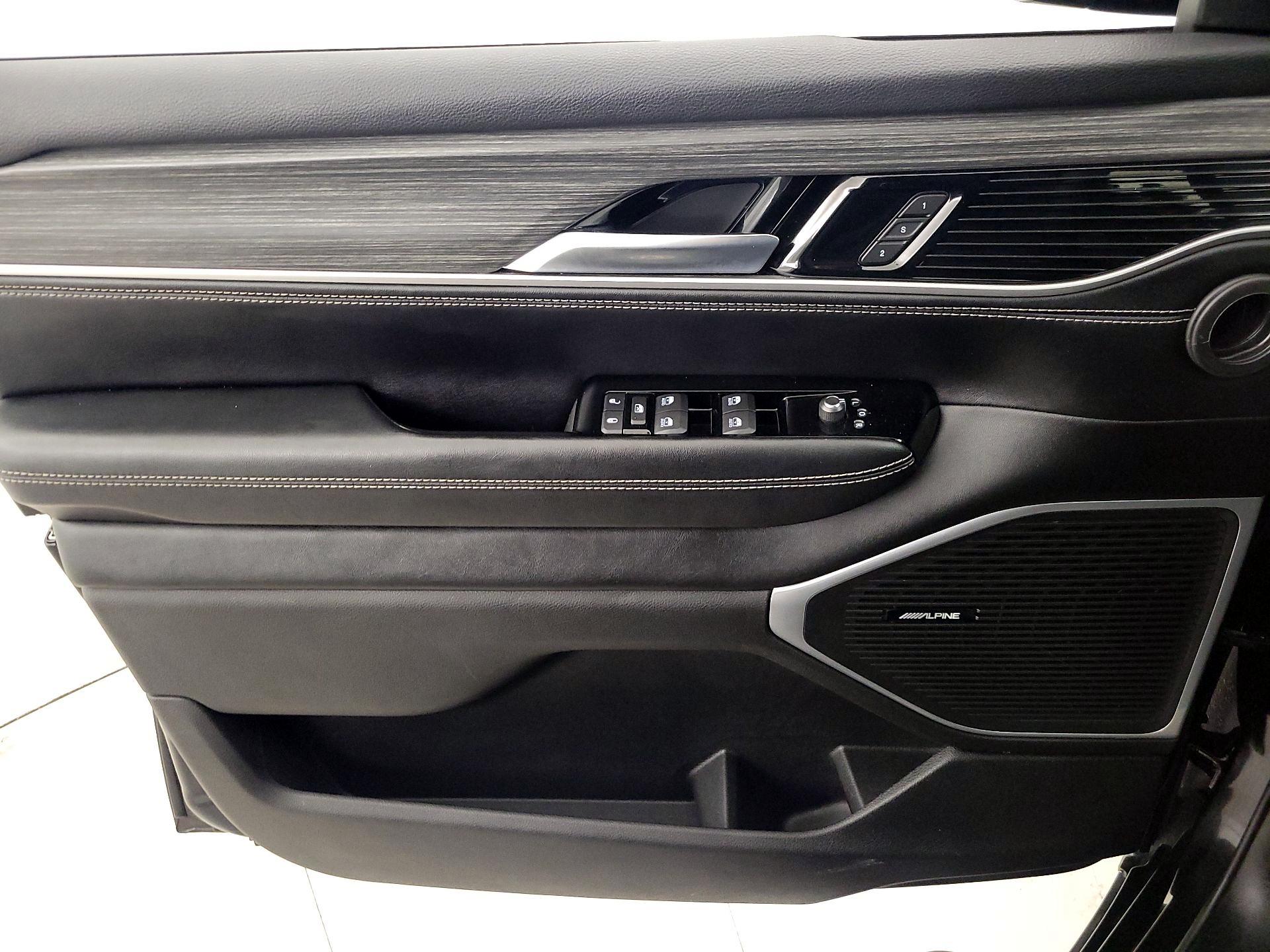 Thumbnail: 2024 Jeep Wagoneer - 12