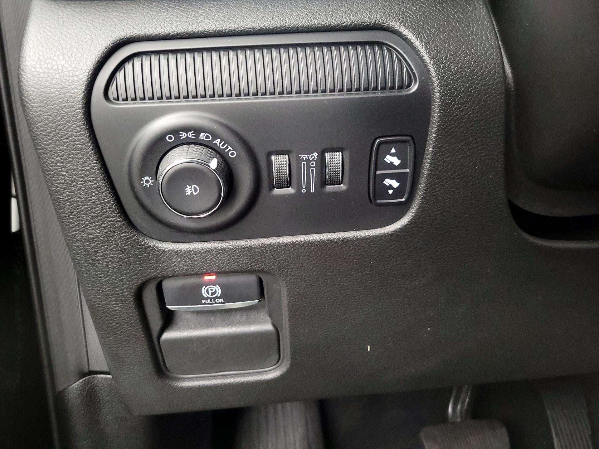 Thumbnail: 2024 Jeep Wagoneer - 13