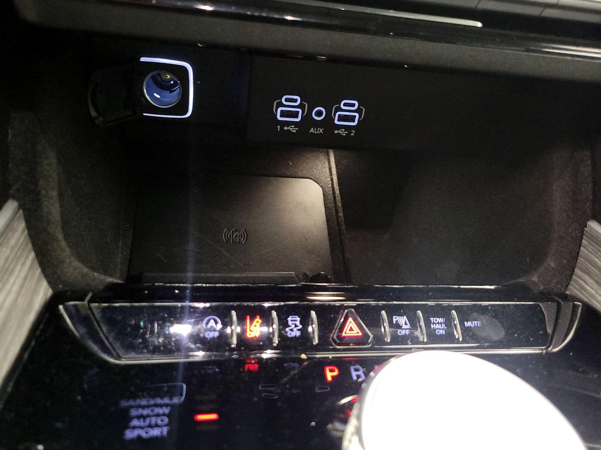 Thumbnail: 2024 Jeep Wagoneer - 19