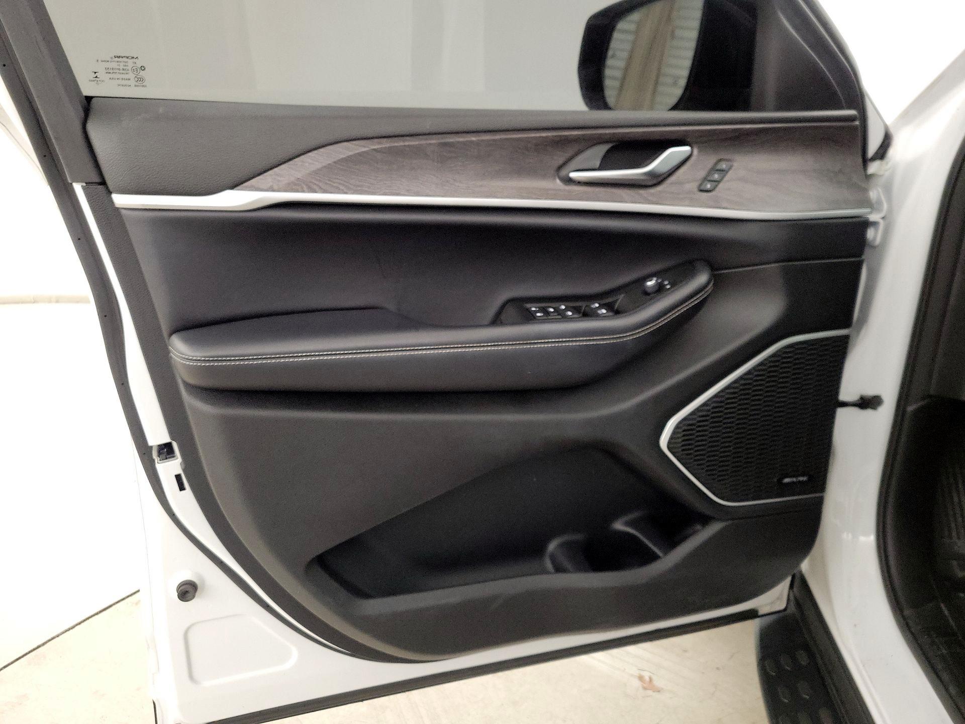 Thumbnail: 2021 Jeep Grand Cherokee L - 12