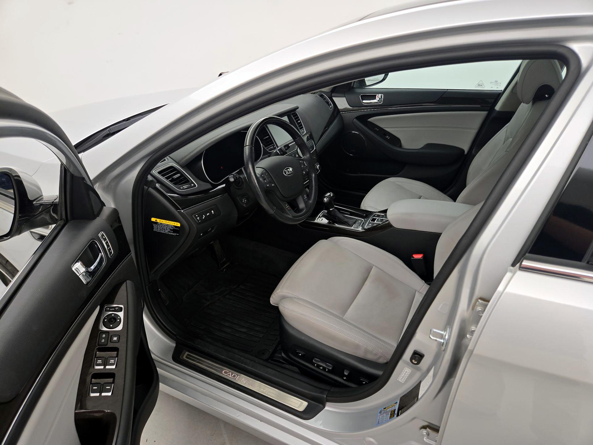 Thumbnail: 2016 Kia Cadenza - 11