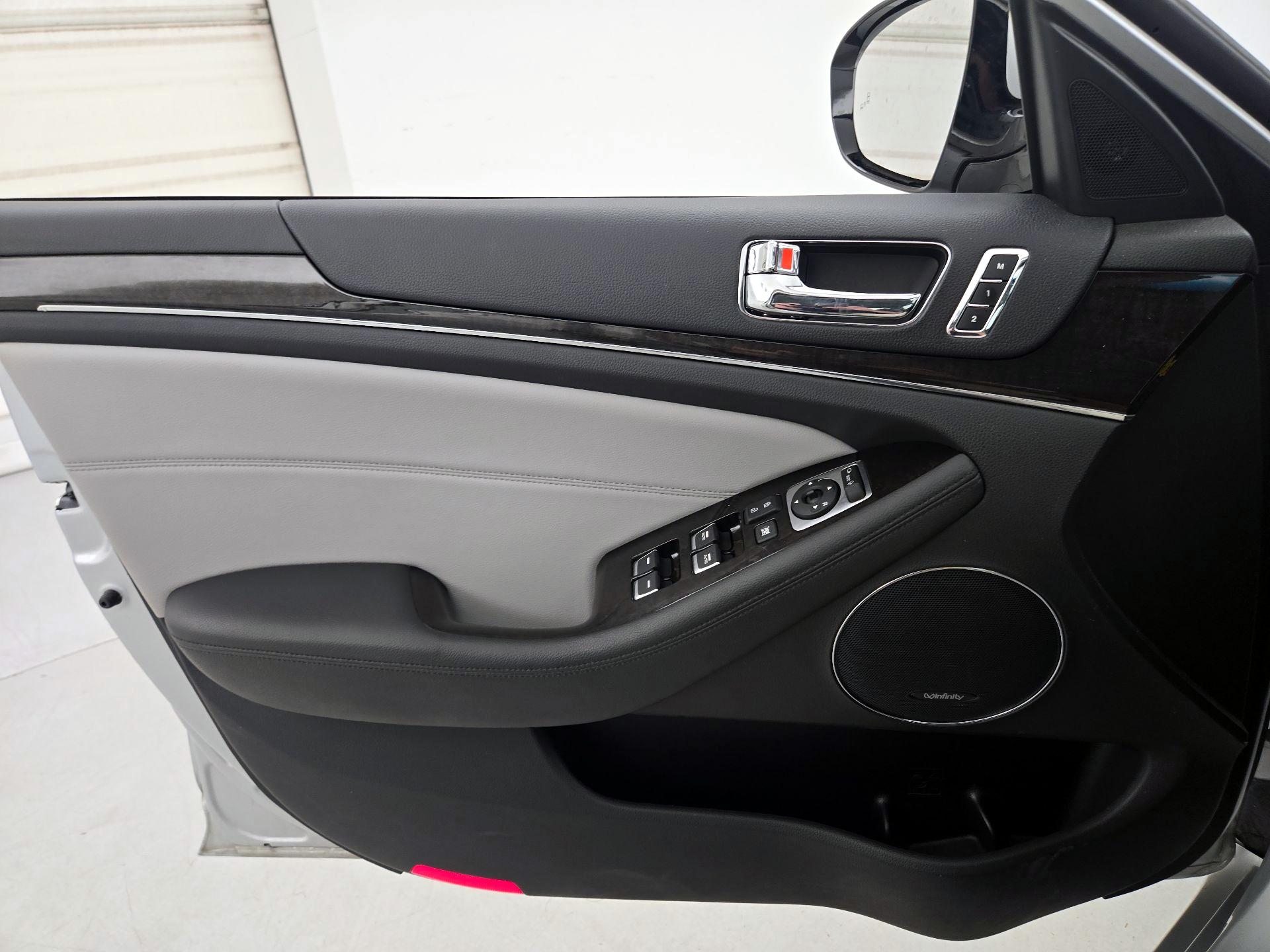 Thumbnail: 2016 Kia Cadenza - 12