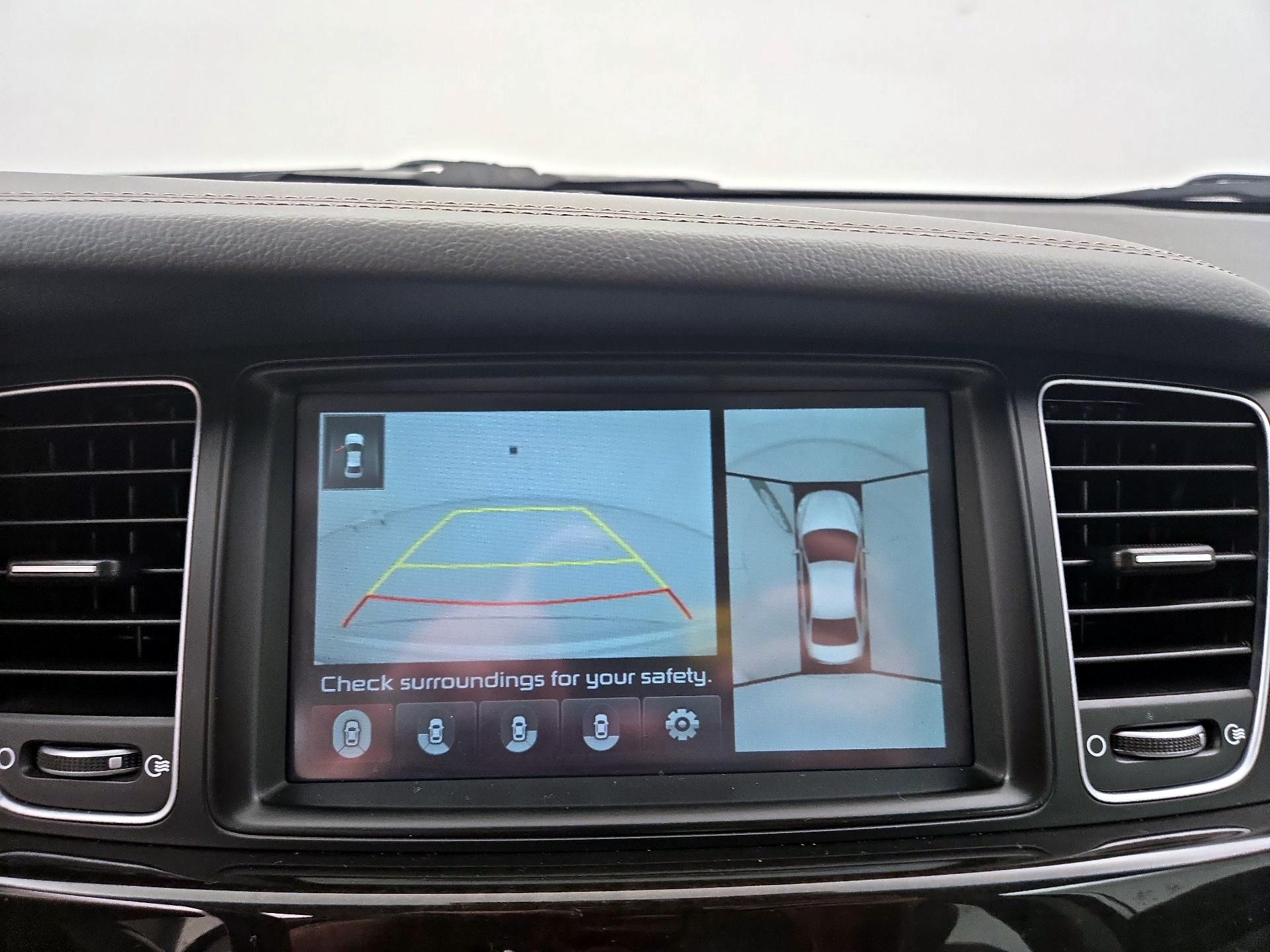 Thumbnail: 2016 Kia Cadenza - 15