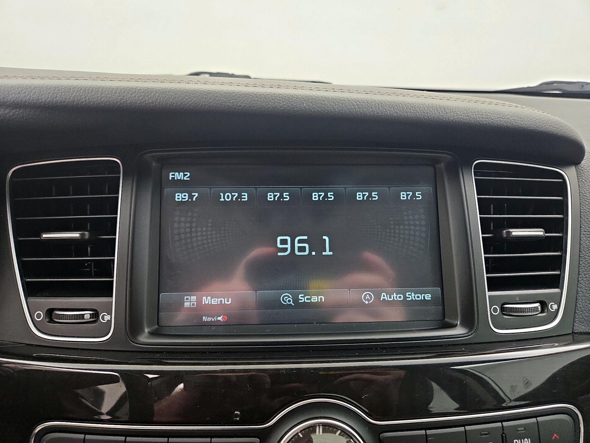 Thumbnail: 2016 Kia Cadenza - 16