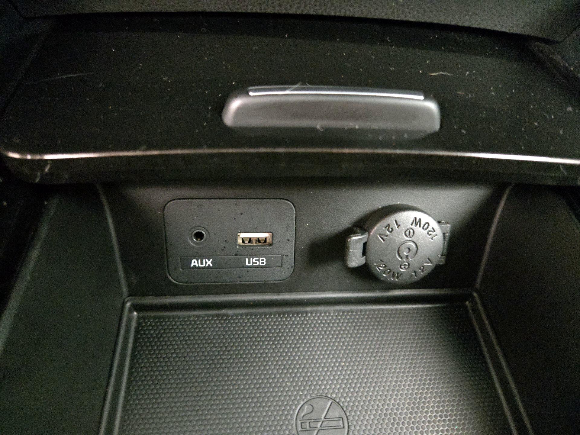 Thumbnail: 2016 Kia Cadenza - 19