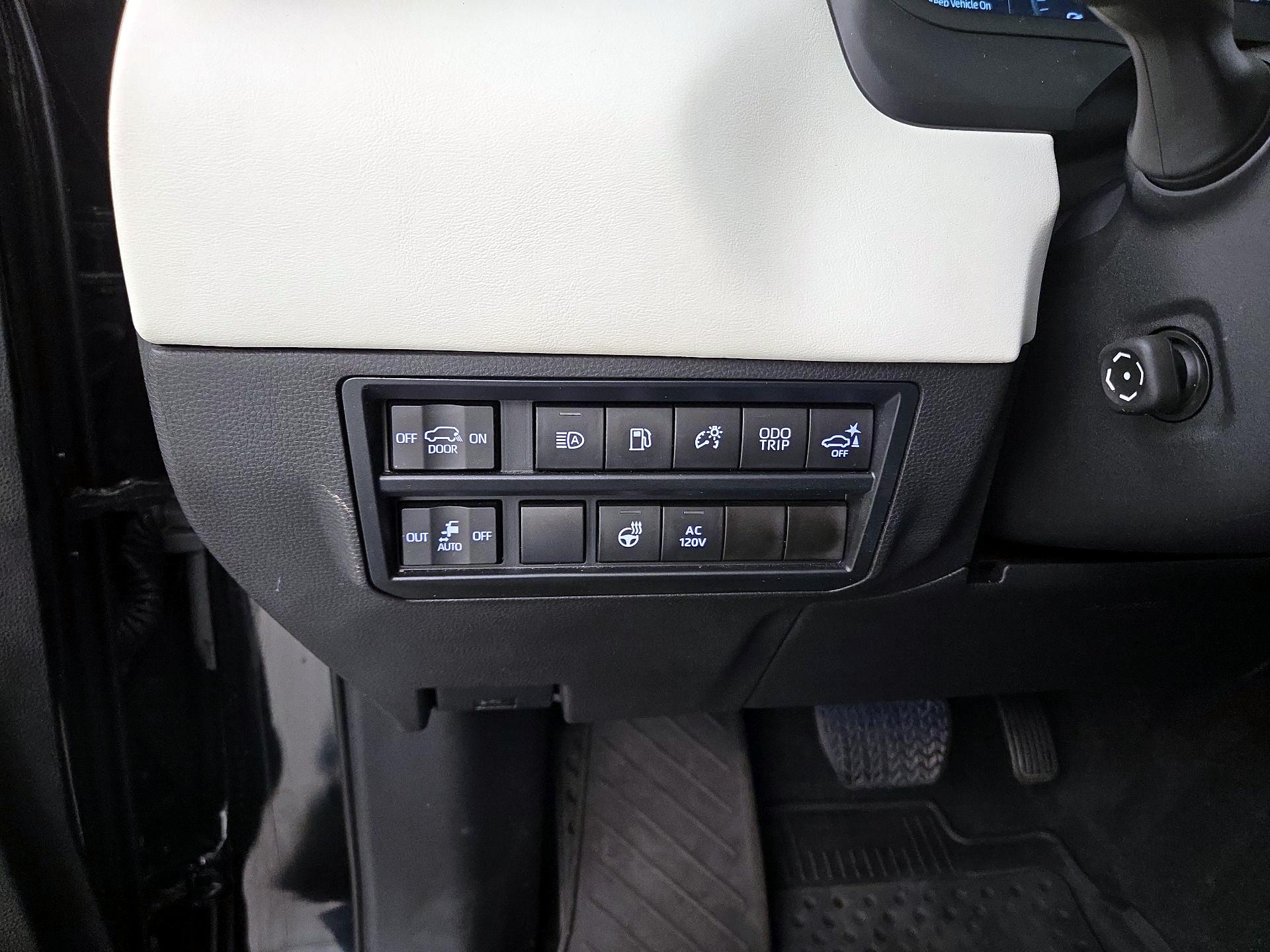 Thumbnail: 2023 Toyota Sequoia - 13