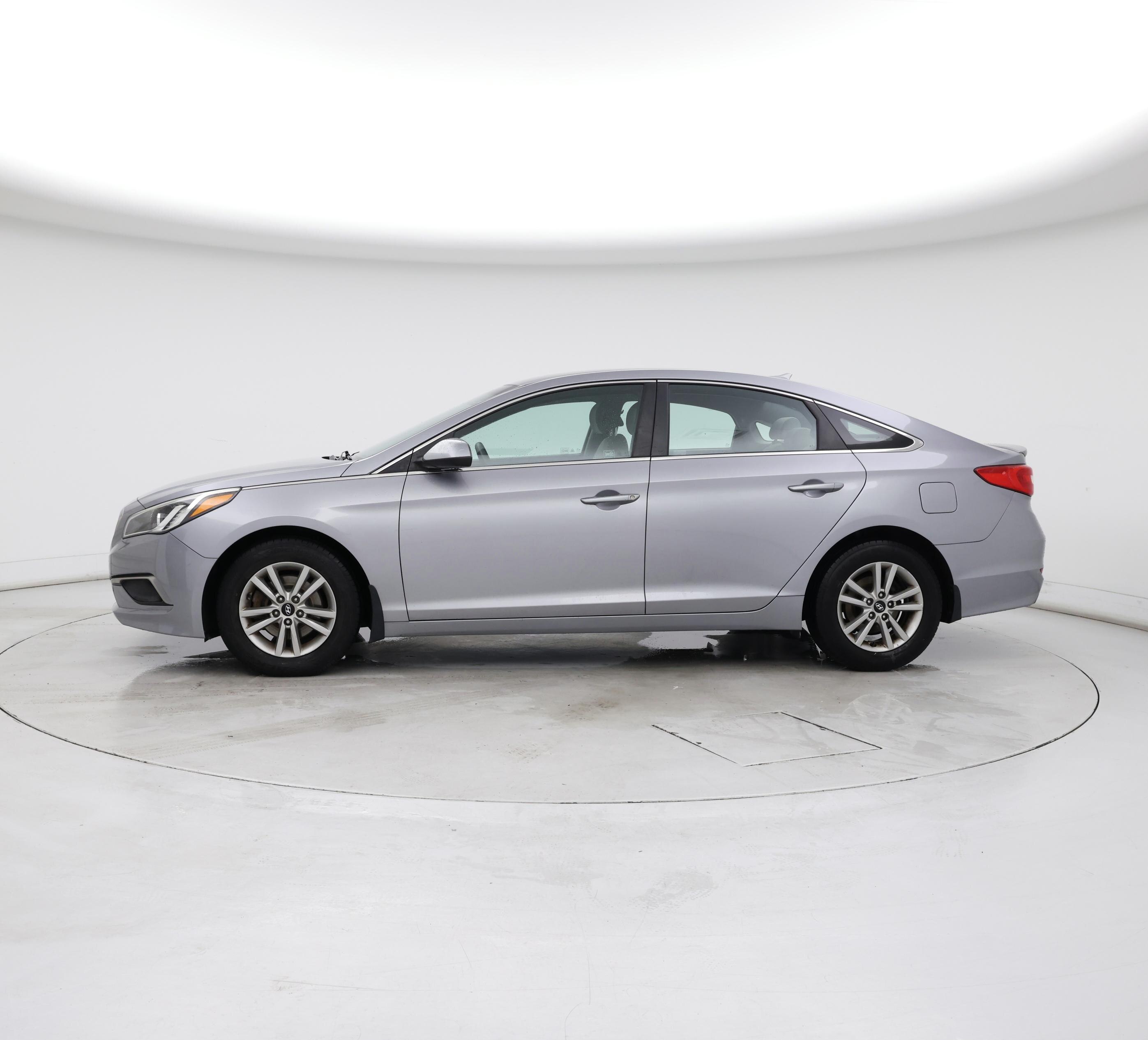 Thumbnail: 2016 Hyundai Sonata - 3