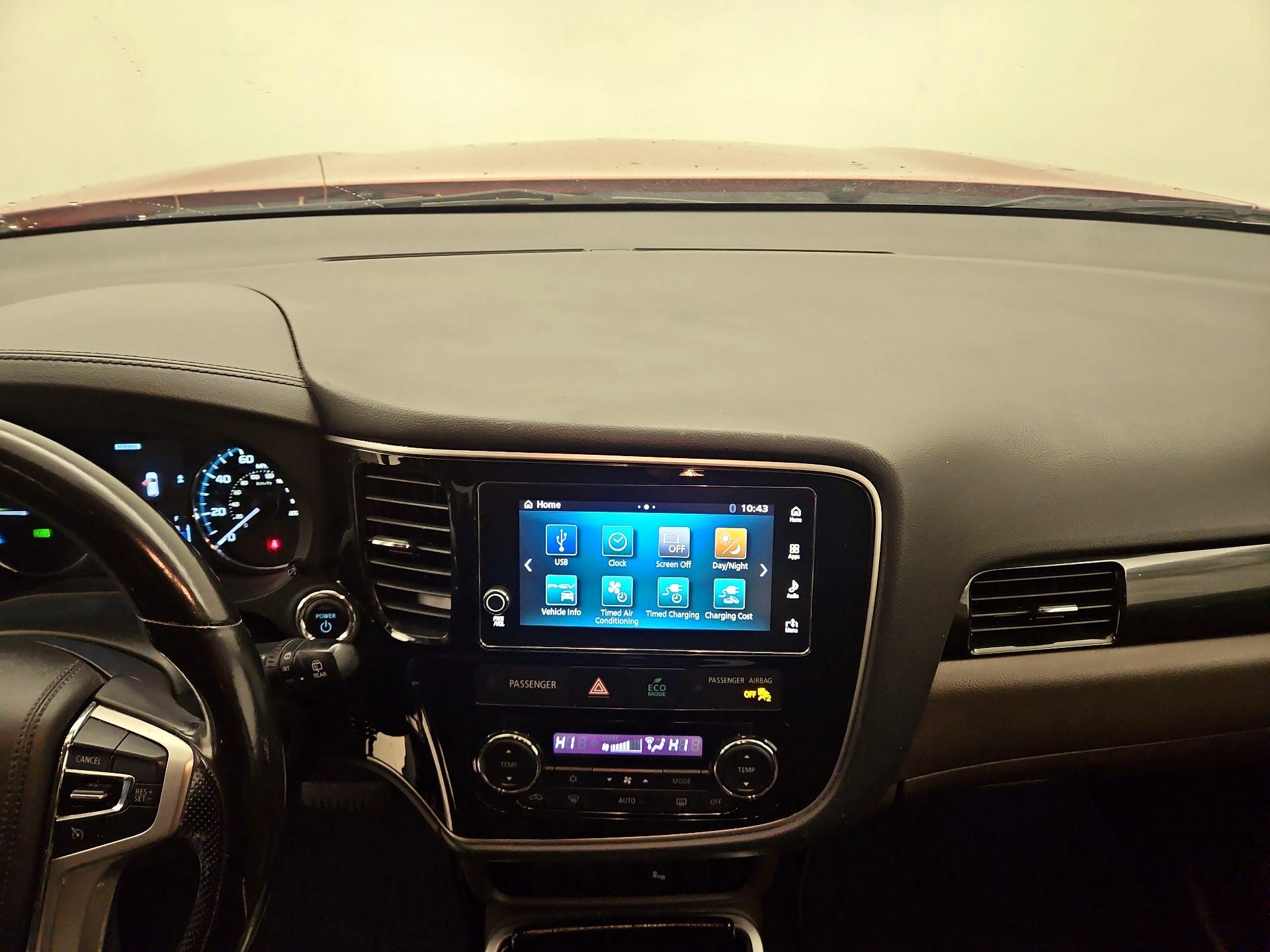 Thumbnail: 2018 Mitsubishi Outlander - 9