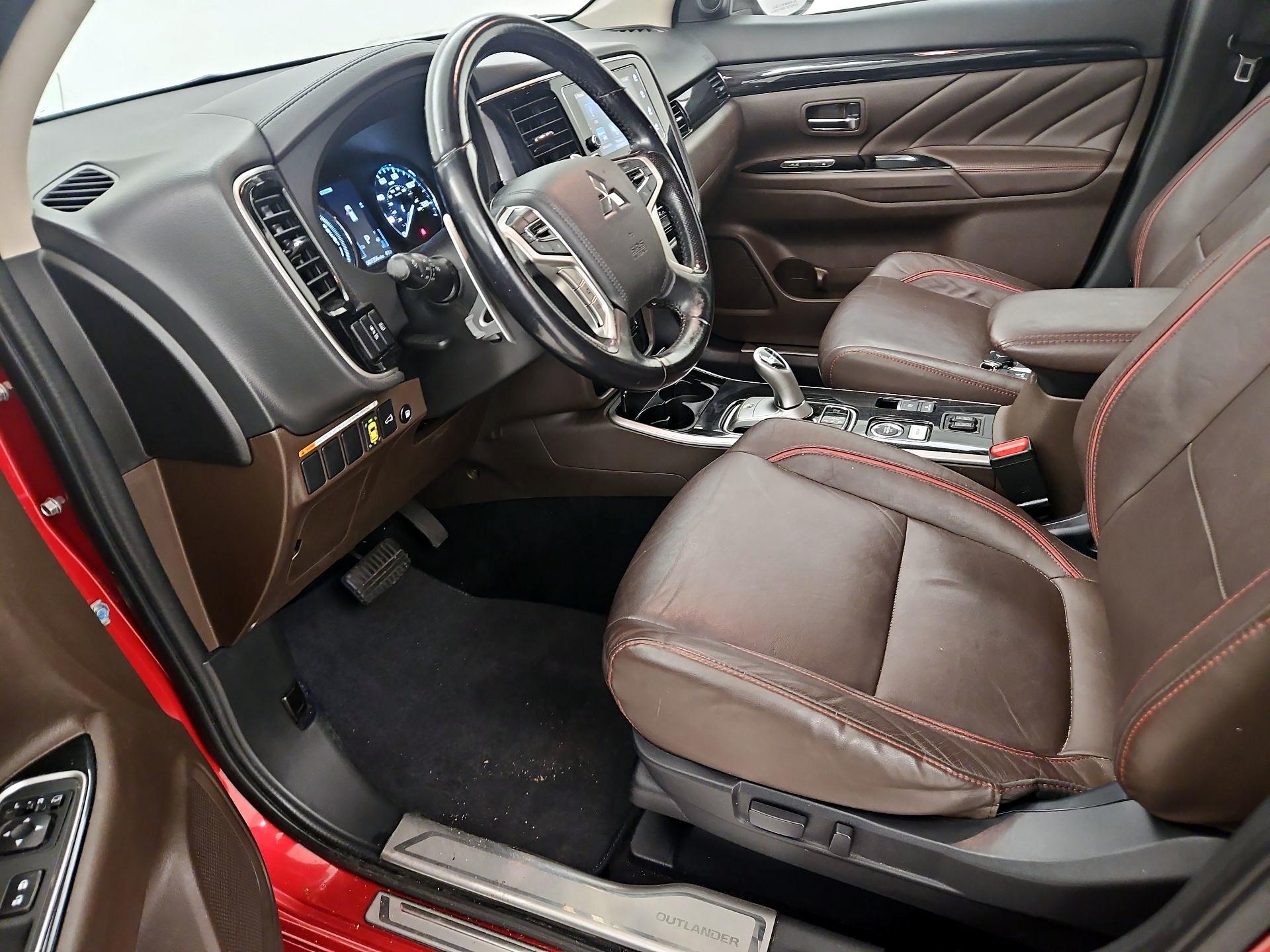 Thumbnail: 2018 Mitsubishi Outlander - 11