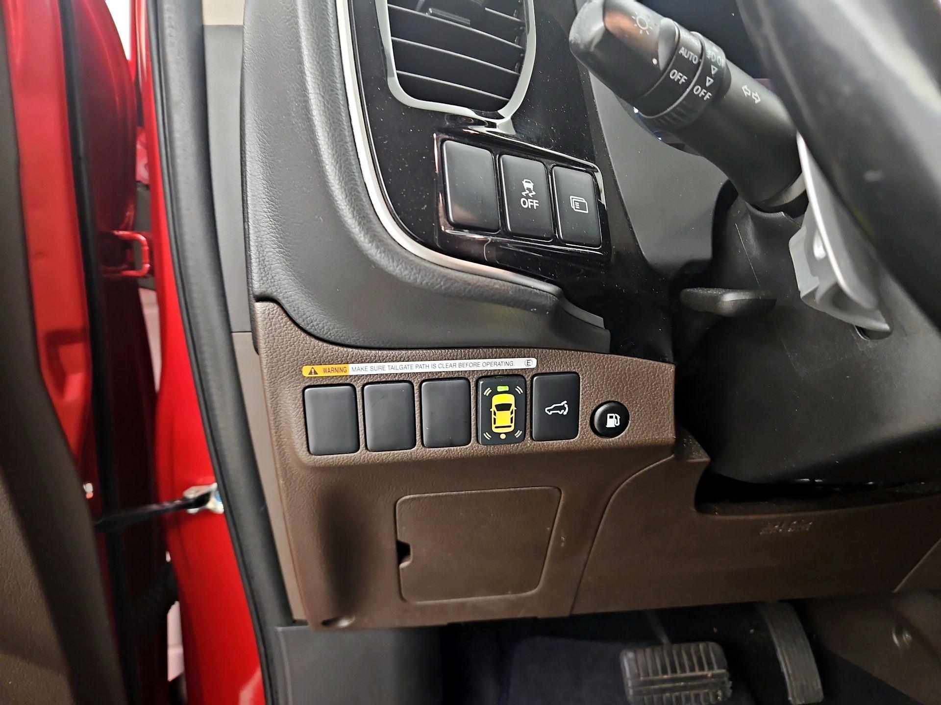 Thumbnail: 2018 Mitsubishi Outlander - 13