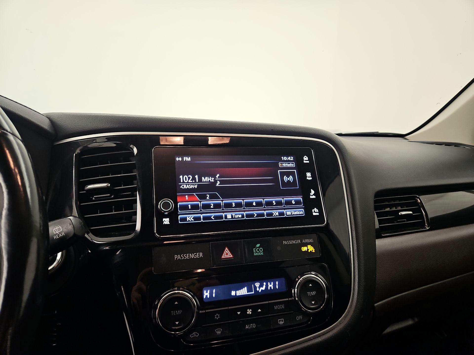 Thumbnail: 2018 Mitsubishi Outlander - 15