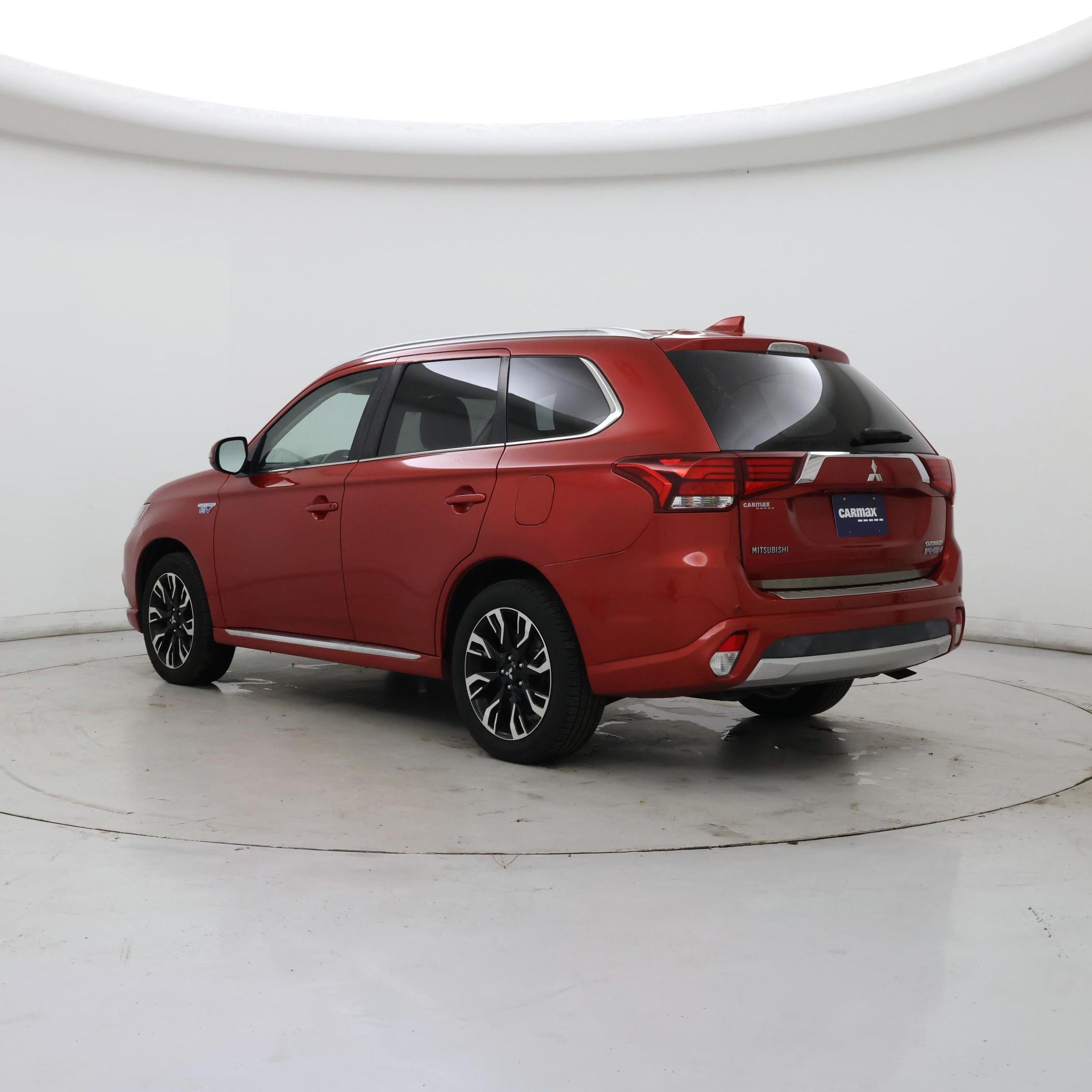 Thumbnail: 2018 Mitsubishi Outlander - 2